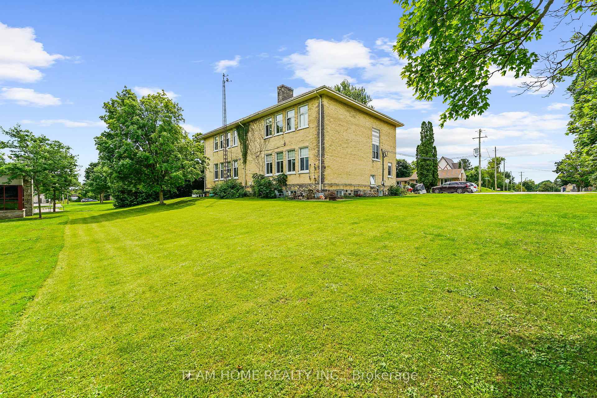 Photo 2 of 10 William Street N, Minto — HOMEH