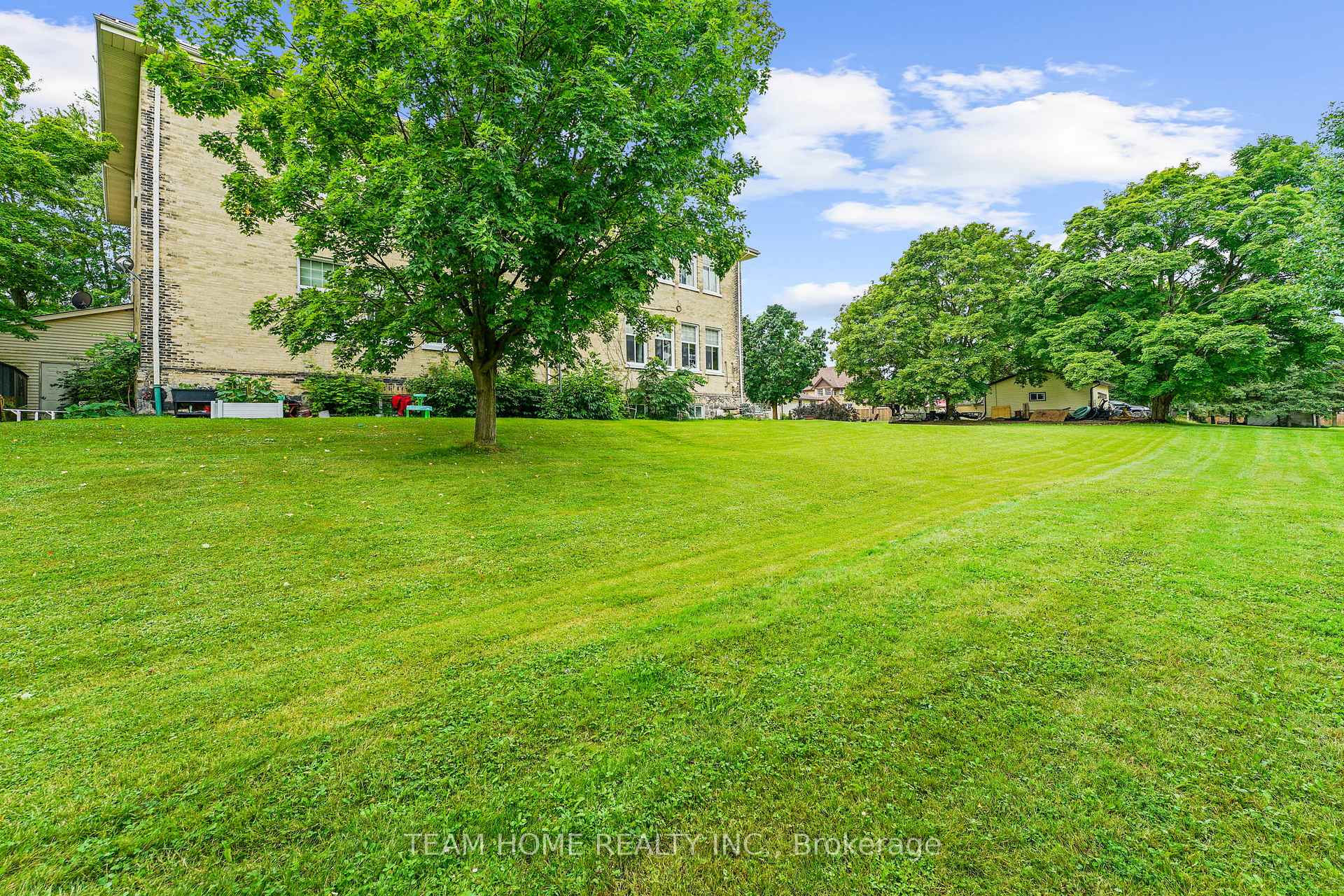 Photo 17 of 10 William Street N, Minto — HOMEH