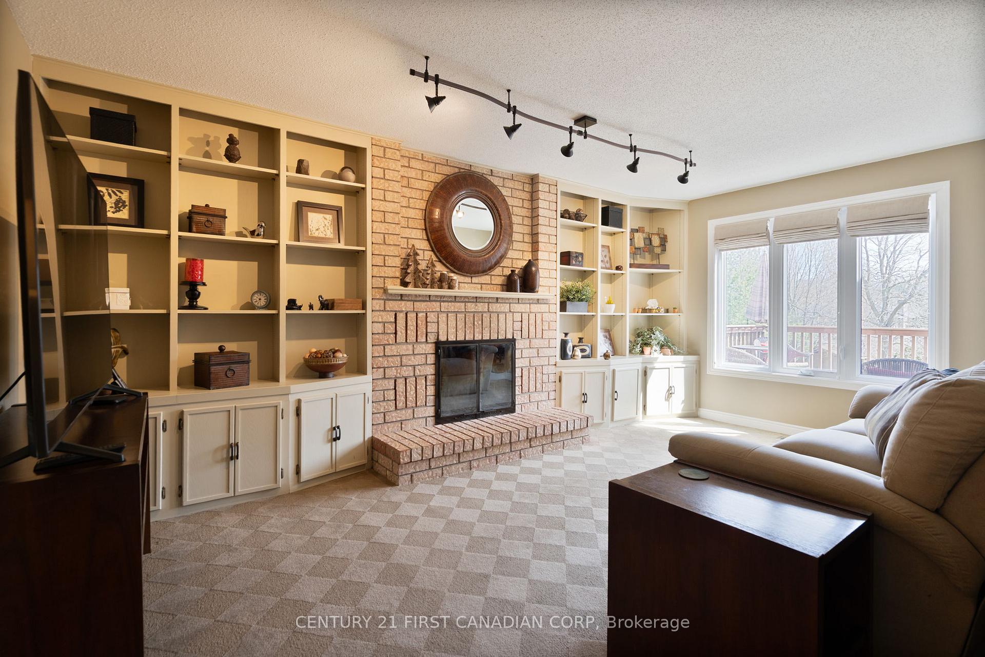 Photo 4 of 53 Westbrook Crescent, Middlesex Centre, Kilworth — HOMEH