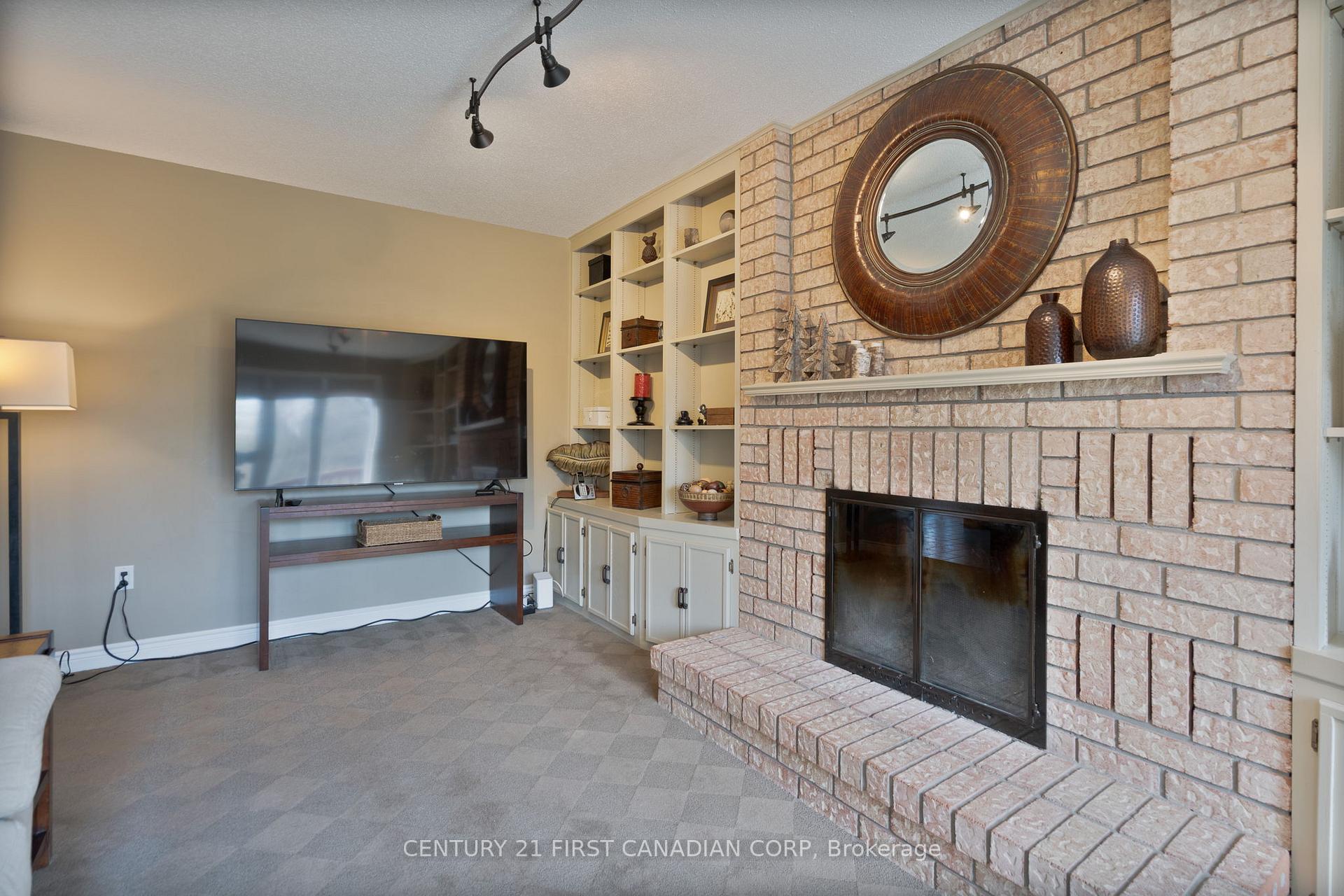Photo 6 of 53 Westbrook Crescent, Middlesex Centre, Kilworth — HOMEH