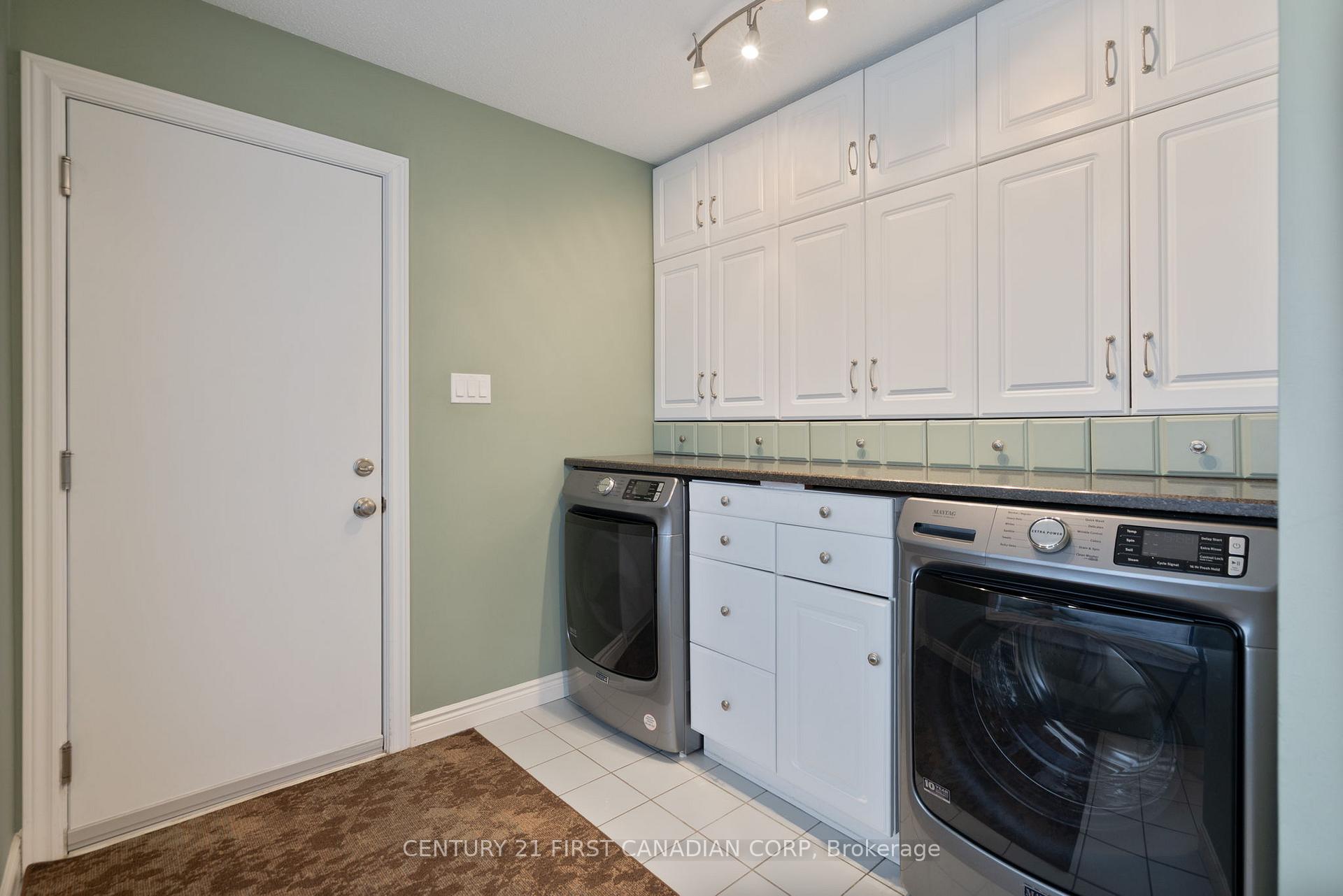 Photo 17 of 53 Westbrook Crescent, Middlesex Centre, Kilworth — HOMEH
