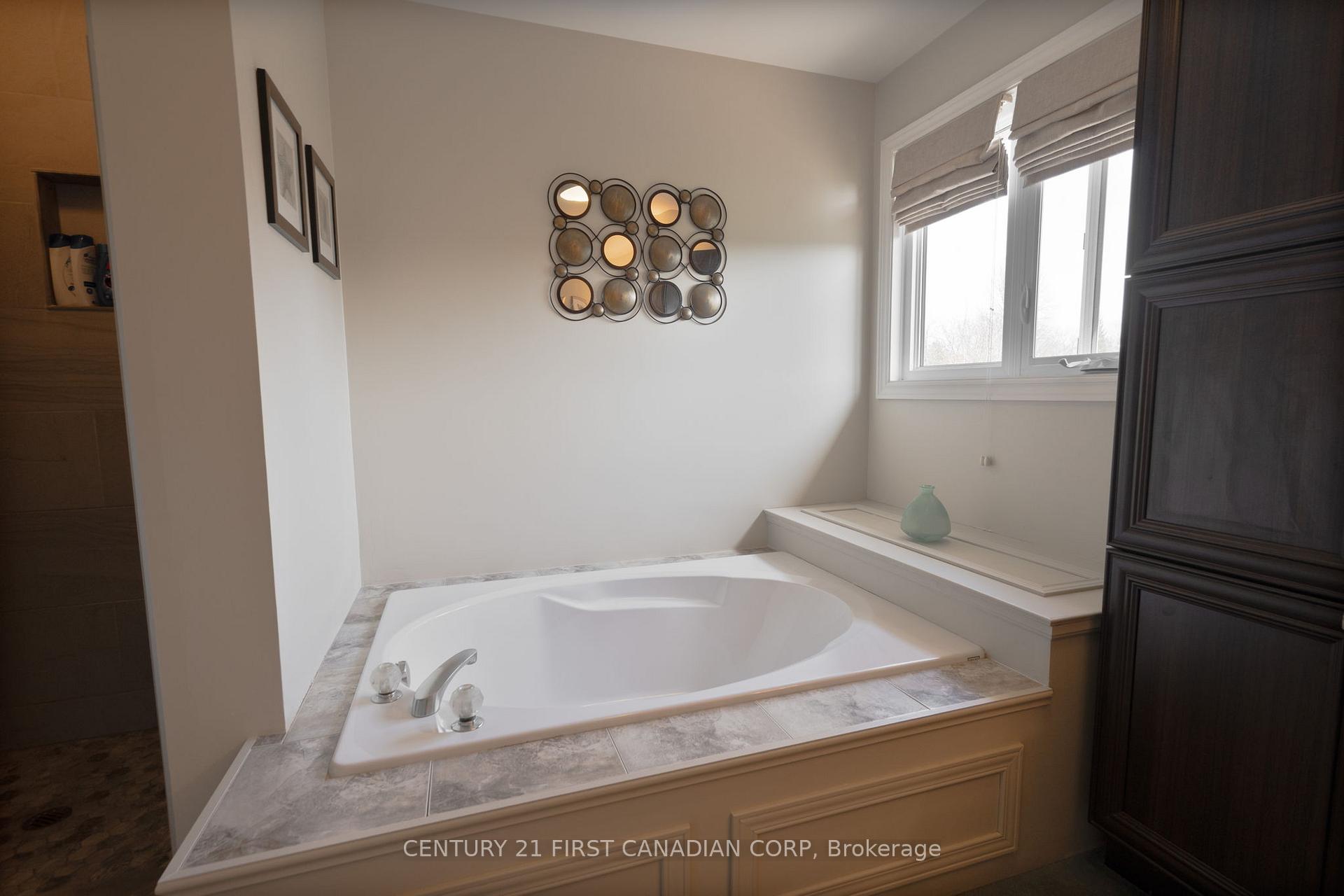 Photo 21 of 53 Westbrook Crescent, Middlesex Centre, Kilworth — HOMEH