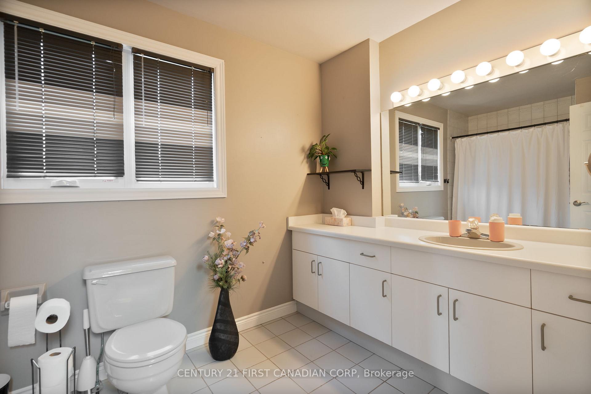 Photo 24 of 53 Westbrook Crescent, Middlesex Centre, Kilworth — HOMEH