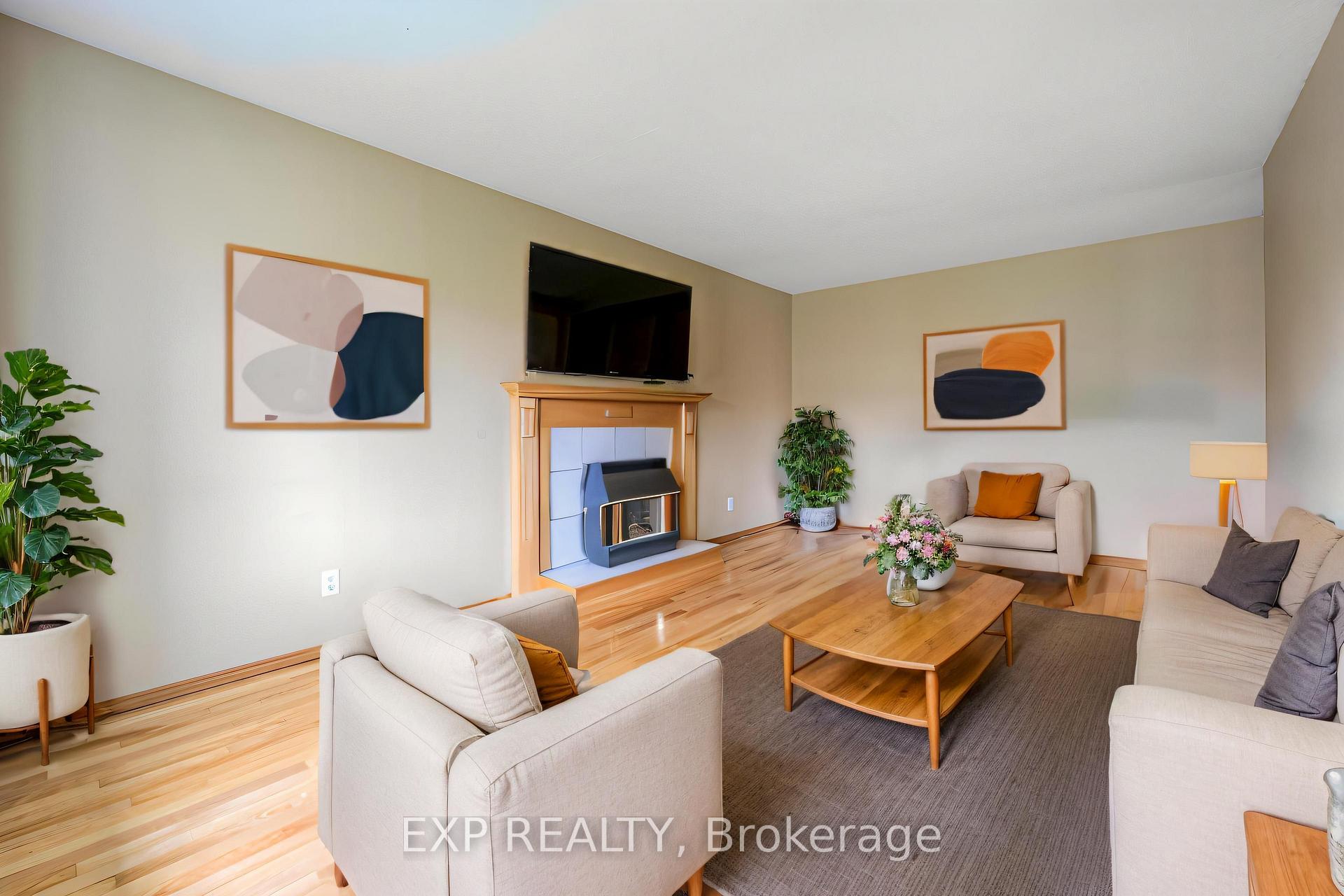Photo 5 of 91 Kimberly Crescent, Kitchener — HOMEH