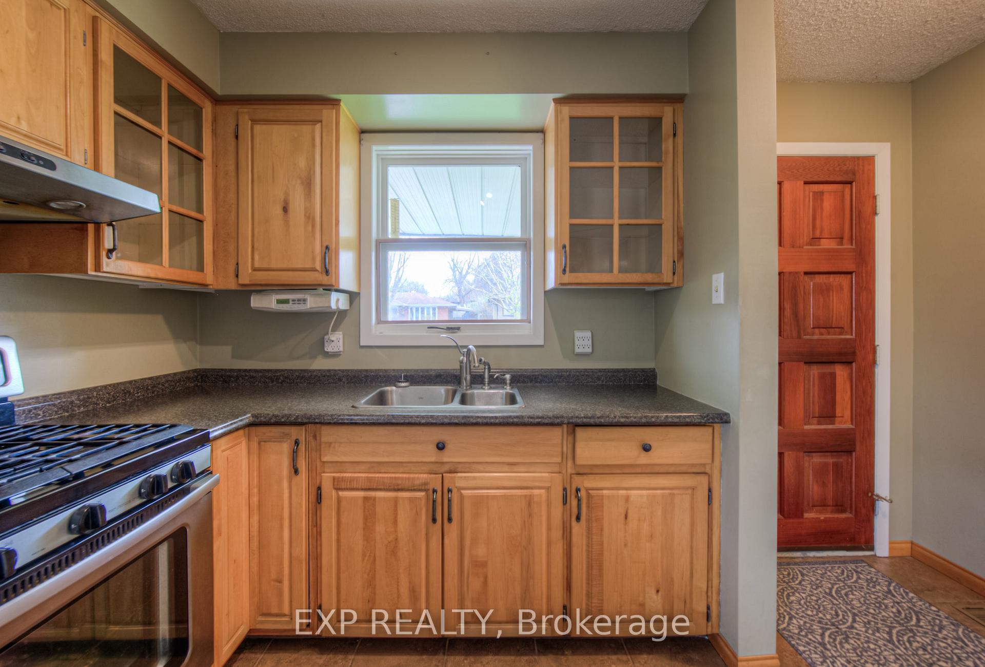 Photo 8 of 91 Kimberly Crescent, Kitchener — HOMEH