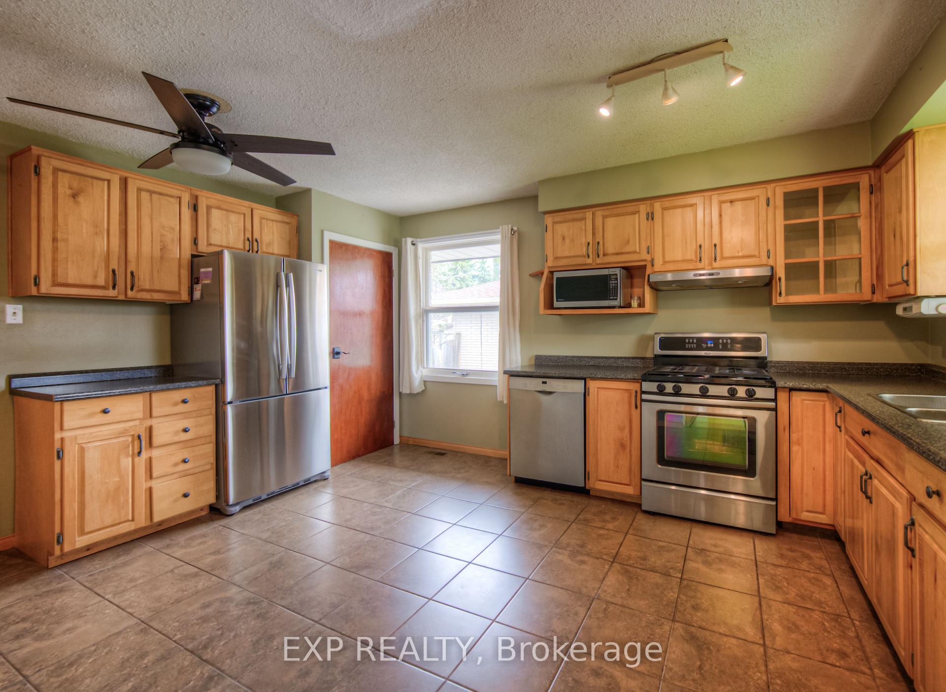 Photo 11 of 91 Kimberly Crescent, Kitchener — HOMEH