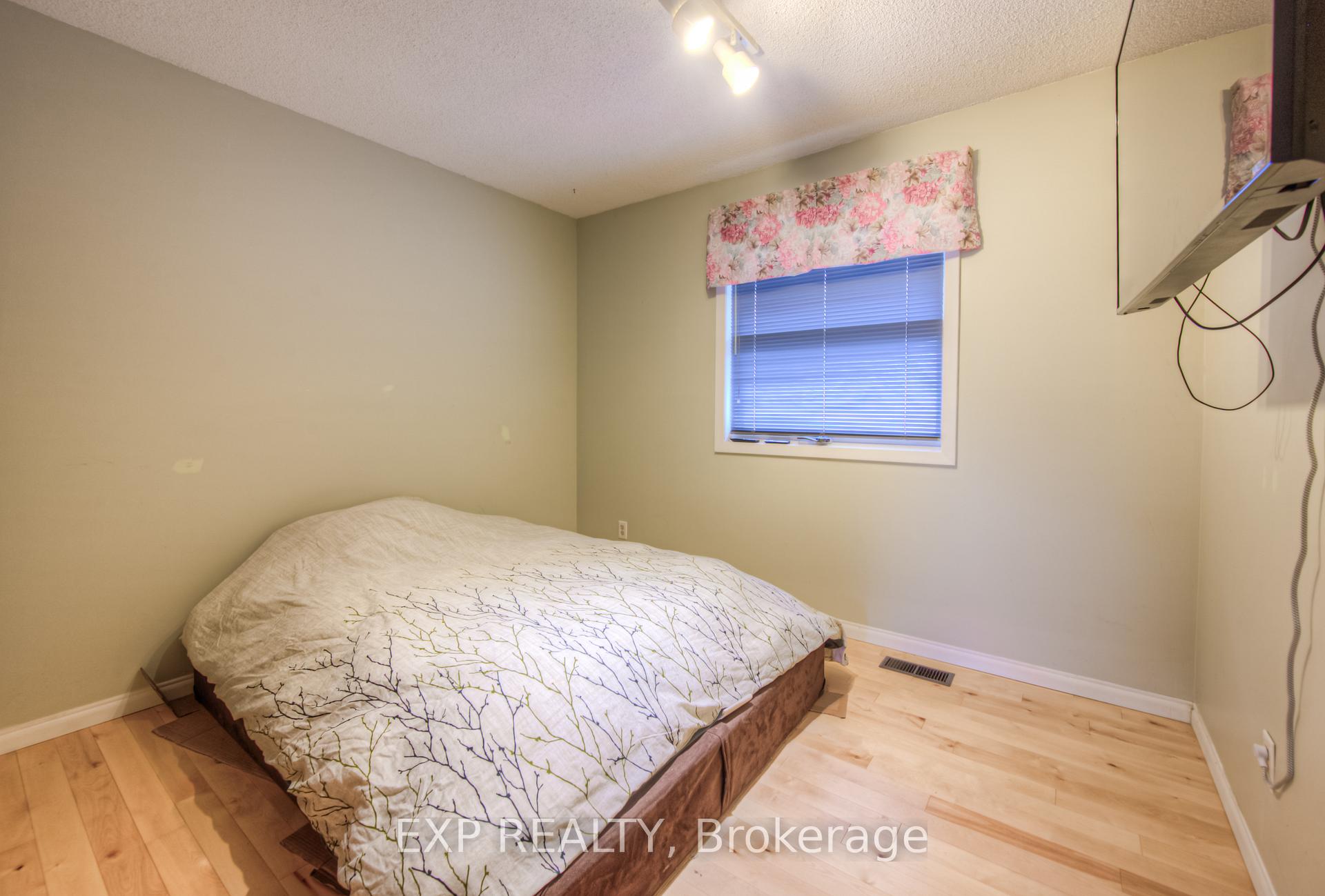 Photo 14 of 91 Kimberly Crescent, Kitchener — HOMEH