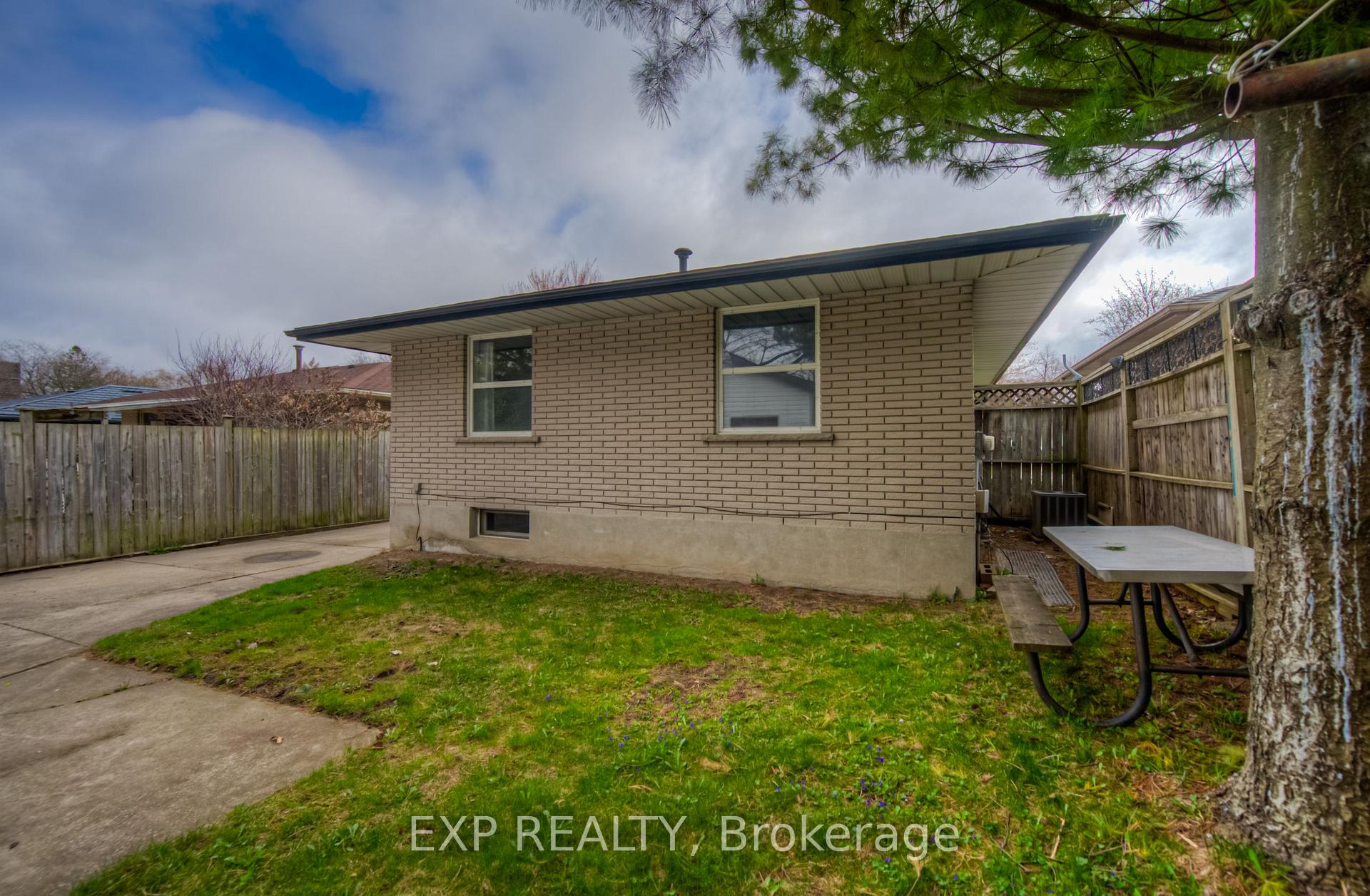 Photo 24 of 91 Kimberly Crescent, Kitchener — HOMEH