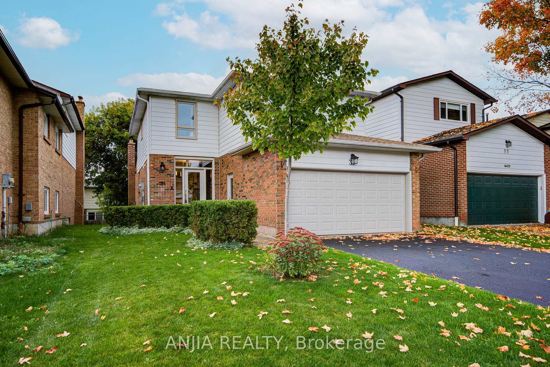 Photo 1 of 31 Holm Crescent, Markham, Aileen-Willowbrook — HOMEH