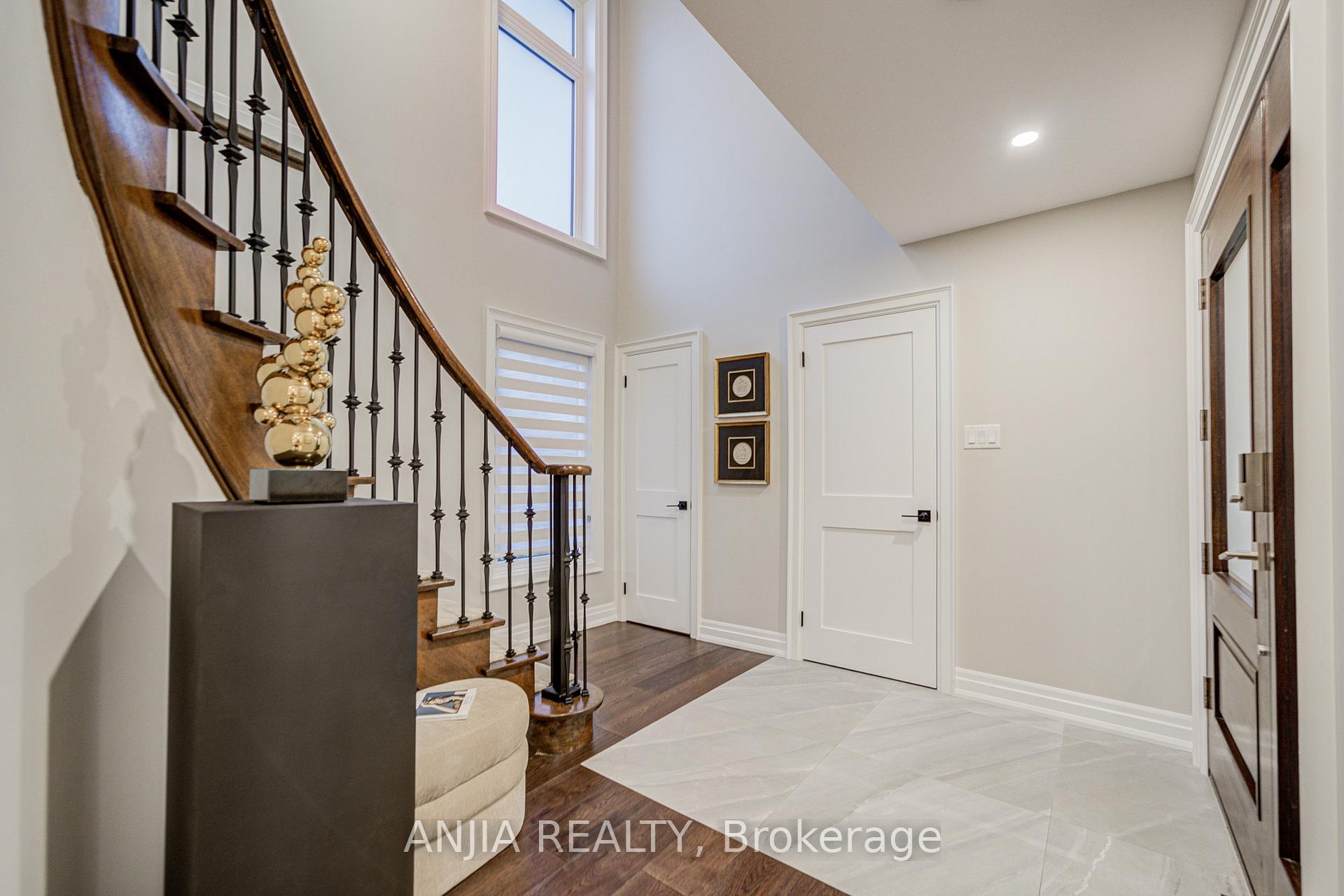 Photo 12 of 31 Holm Crescent, Markham, Aileen-Willowbrook — HOMEH
