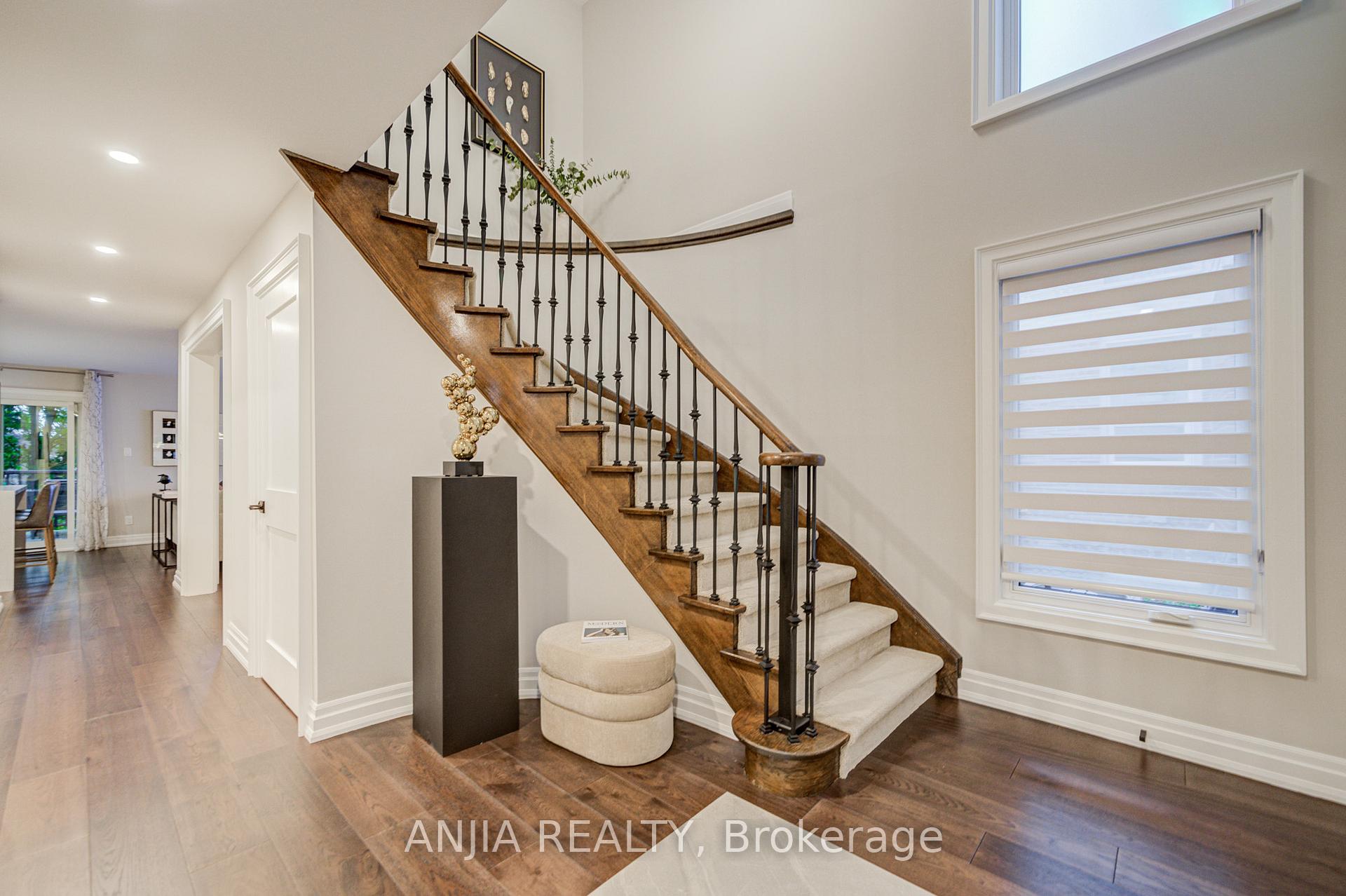 Photo 13 of 31 Holm Crescent, Markham, Aileen-Willowbrook — HOMEH