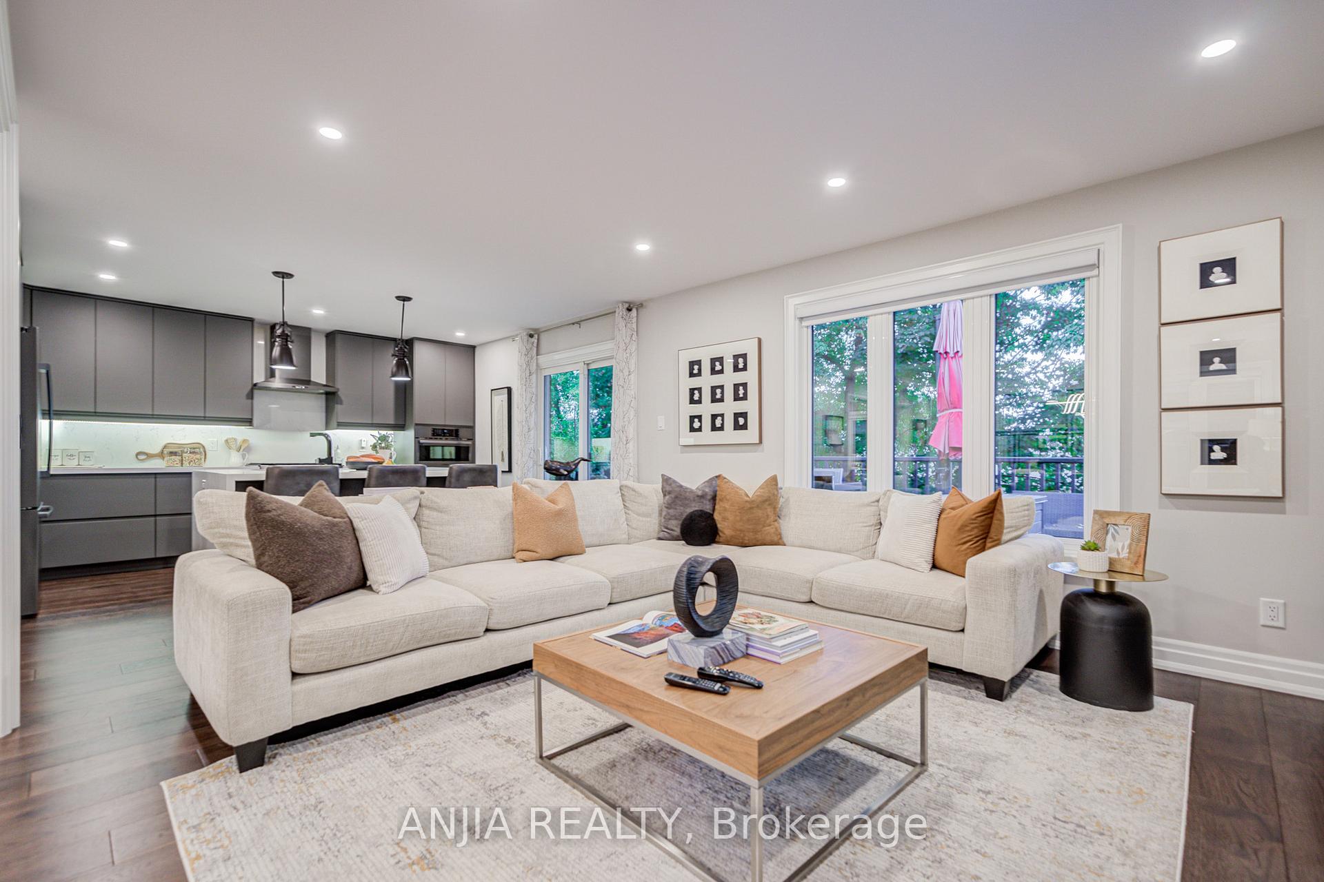 Photo 17 of 31 Holm Crescent, Markham, Aileen-Willowbrook — HOMEH