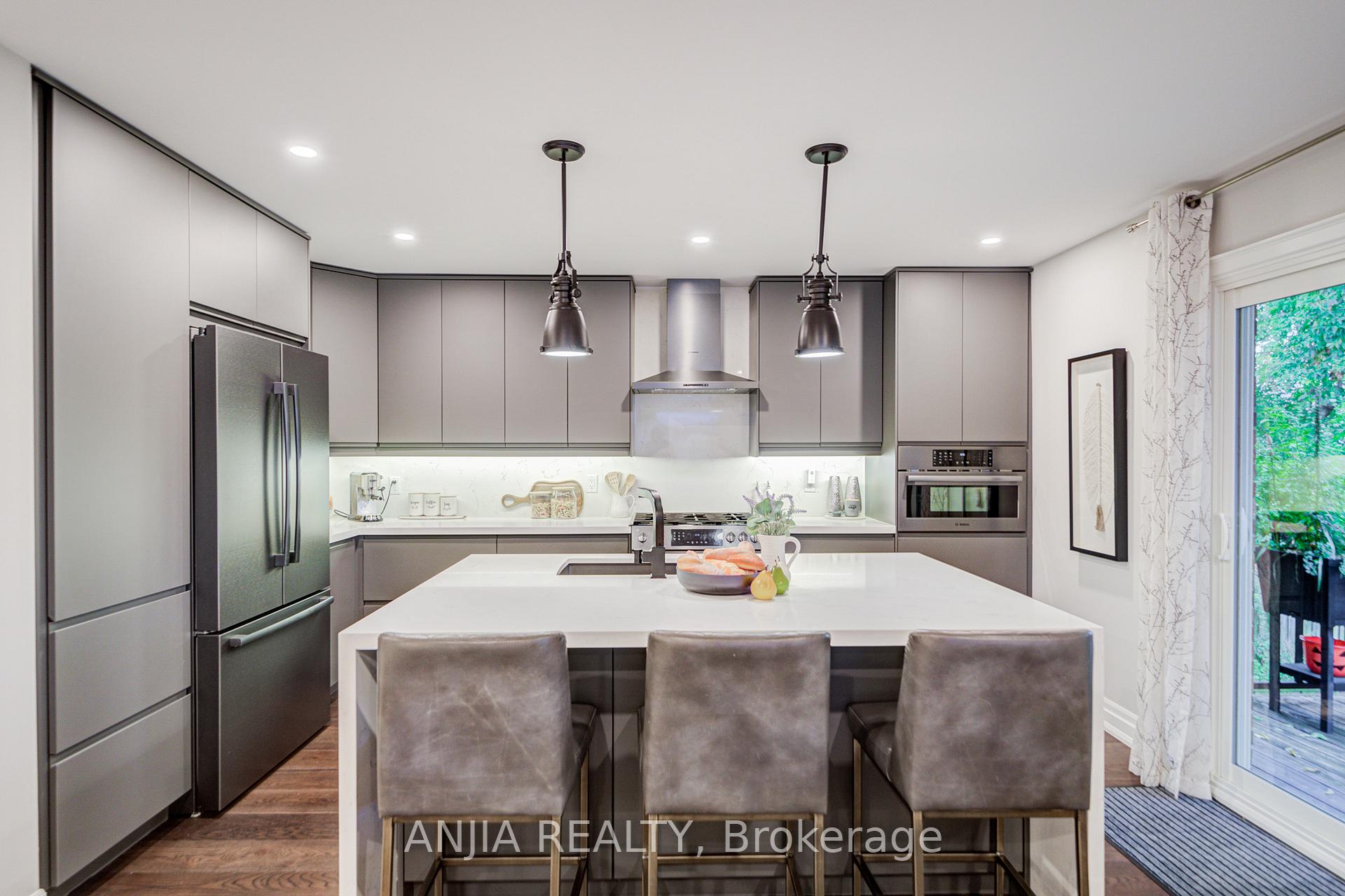 Photo 20 of 31 Holm Crescent, Markham, Aileen-Willowbrook — HOMEH