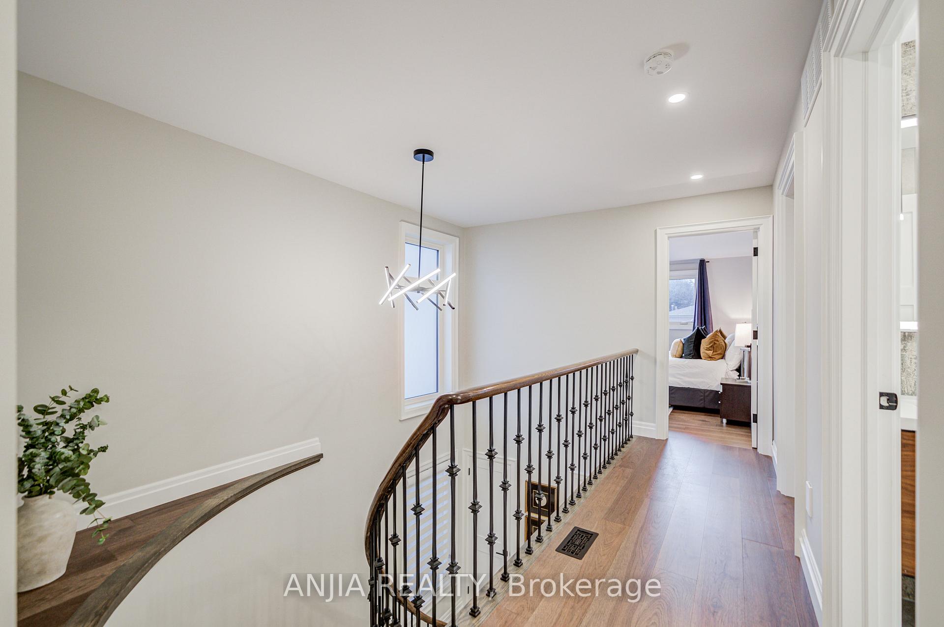 Photo 24 of 31 Holm Crescent, Markham, Aileen-Willowbrook — HOMEH