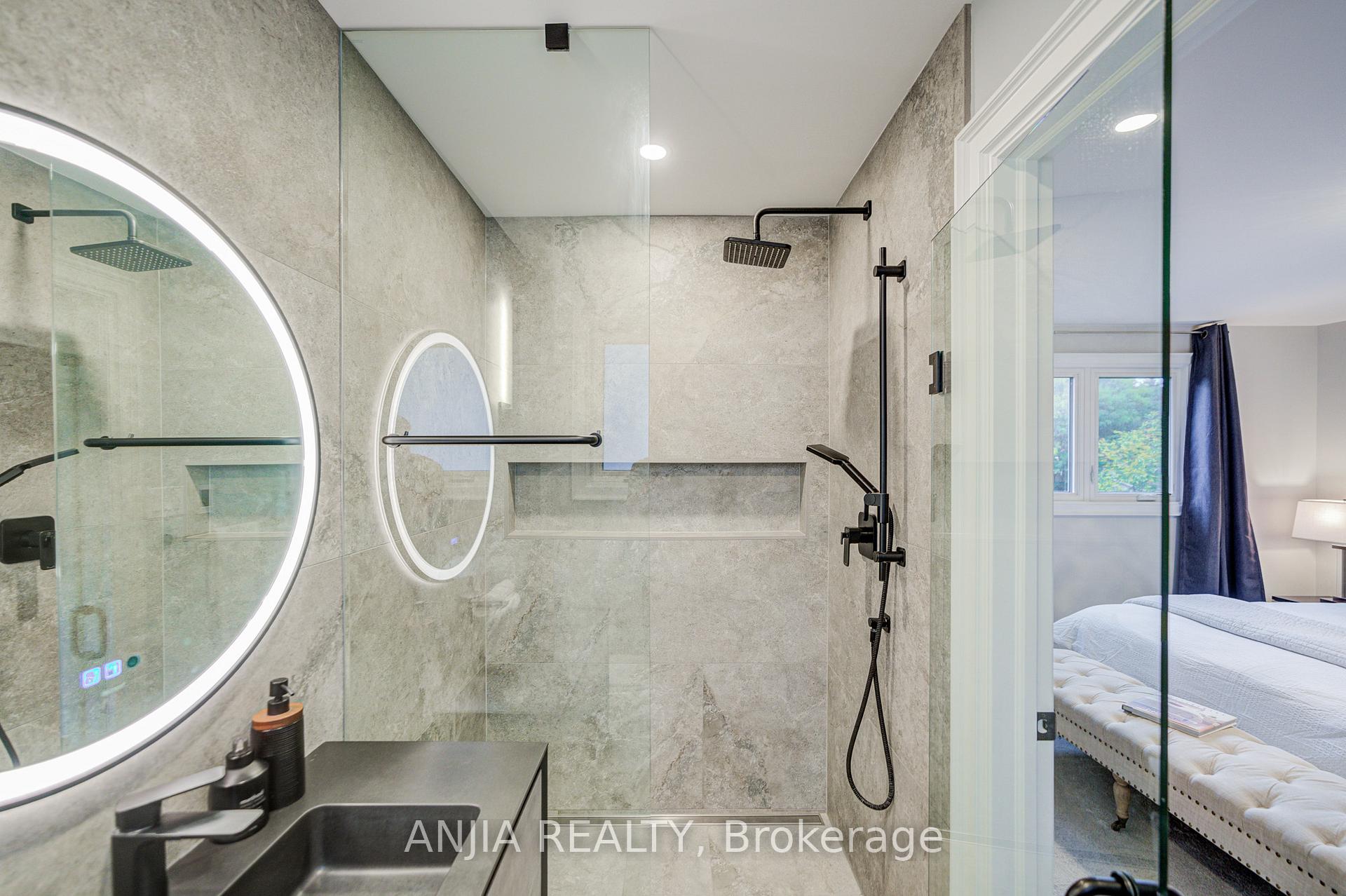 Photo 28 of 31 Holm Crescent, Markham, Aileen-Willowbrook — HOMEH