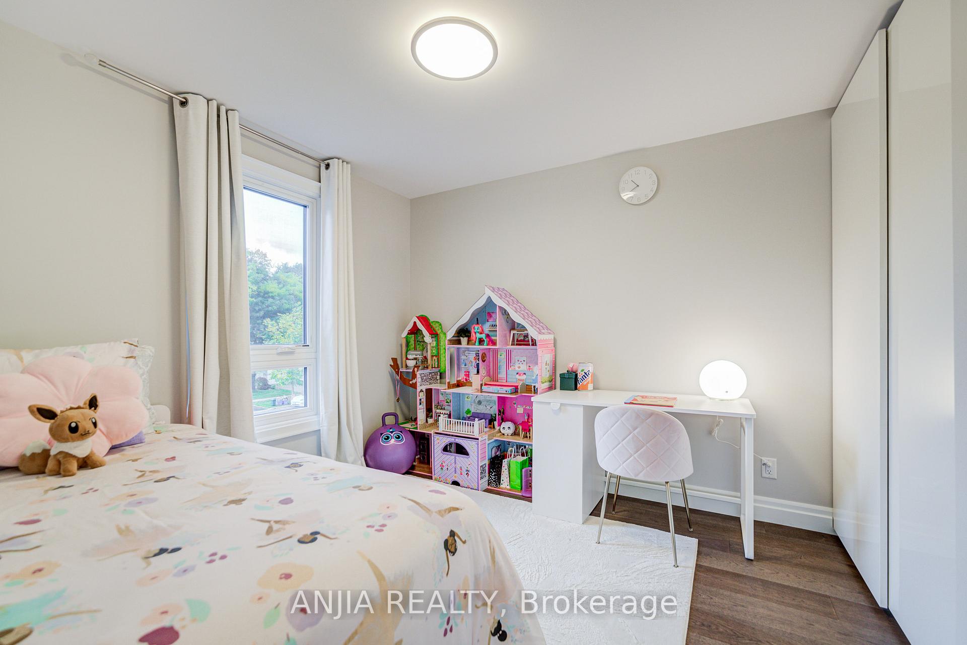 Photo 29 of 31 Holm Crescent, Markham, Aileen-Willowbrook — HOMEH