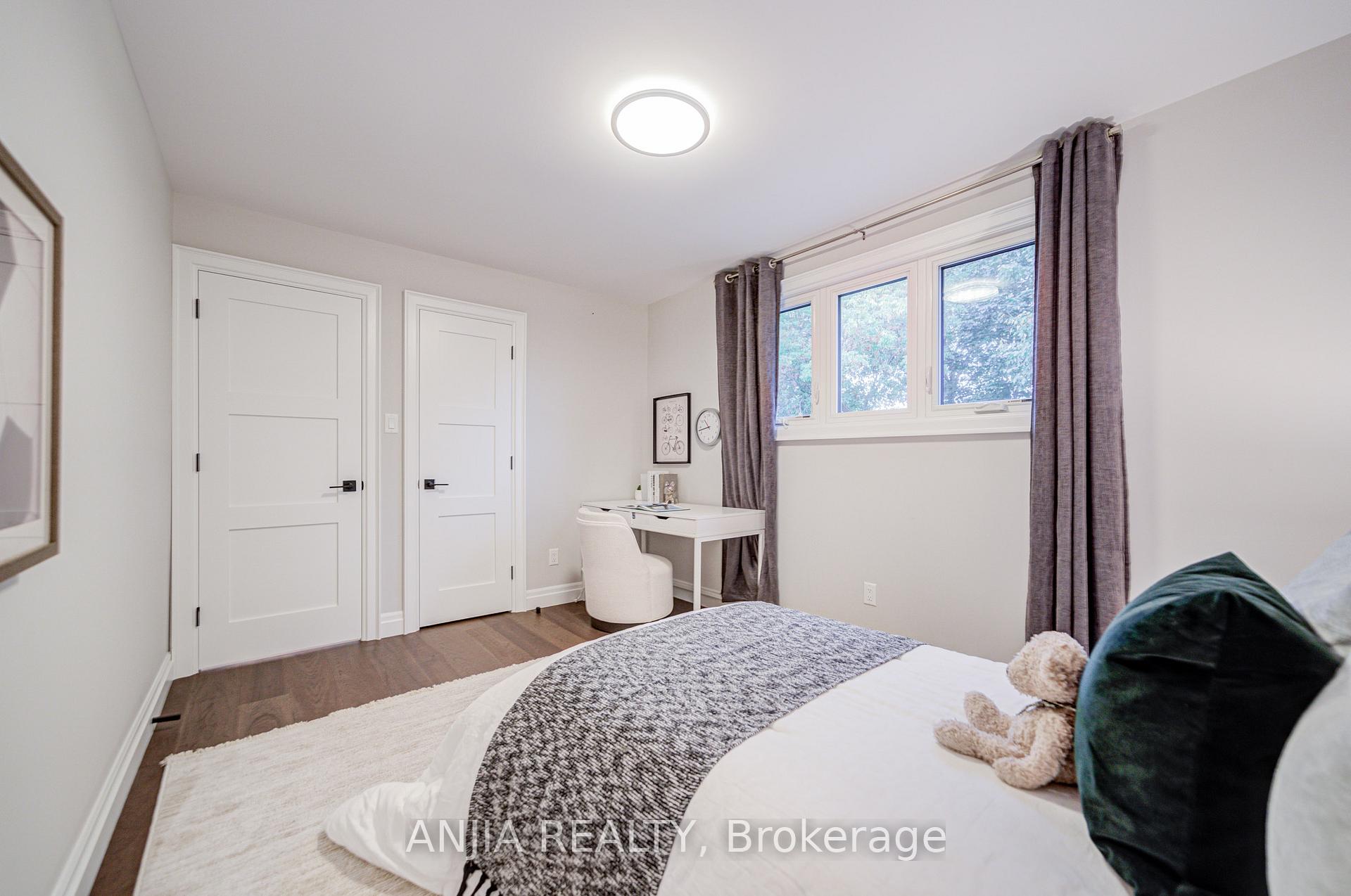 Photo 32 of 31 Holm Crescent, Markham, Aileen-Willowbrook — HOMEH