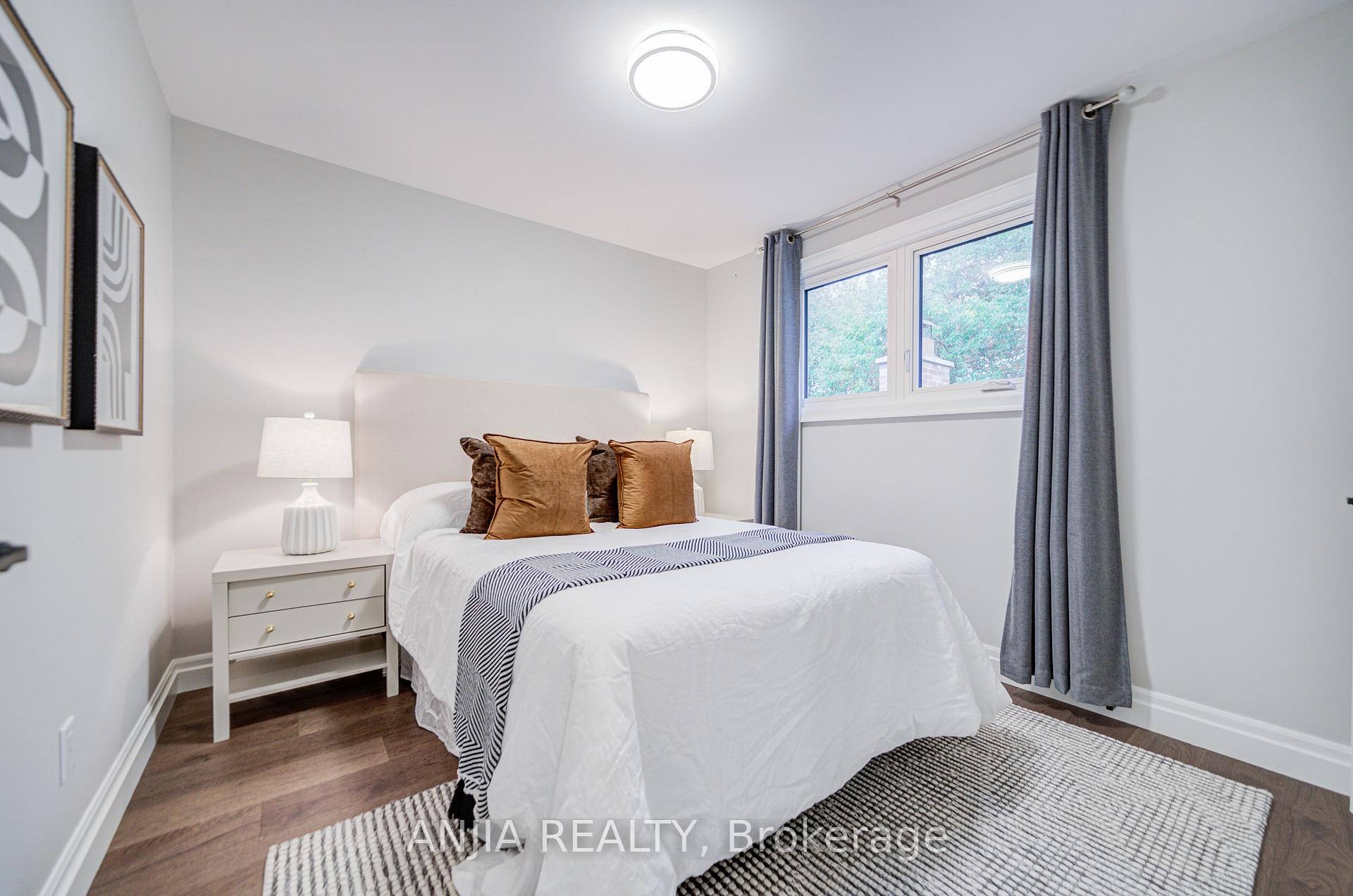Photo 33 of 31 Holm Crescent, Markham, Aileen-Willowbrook — HOMEH