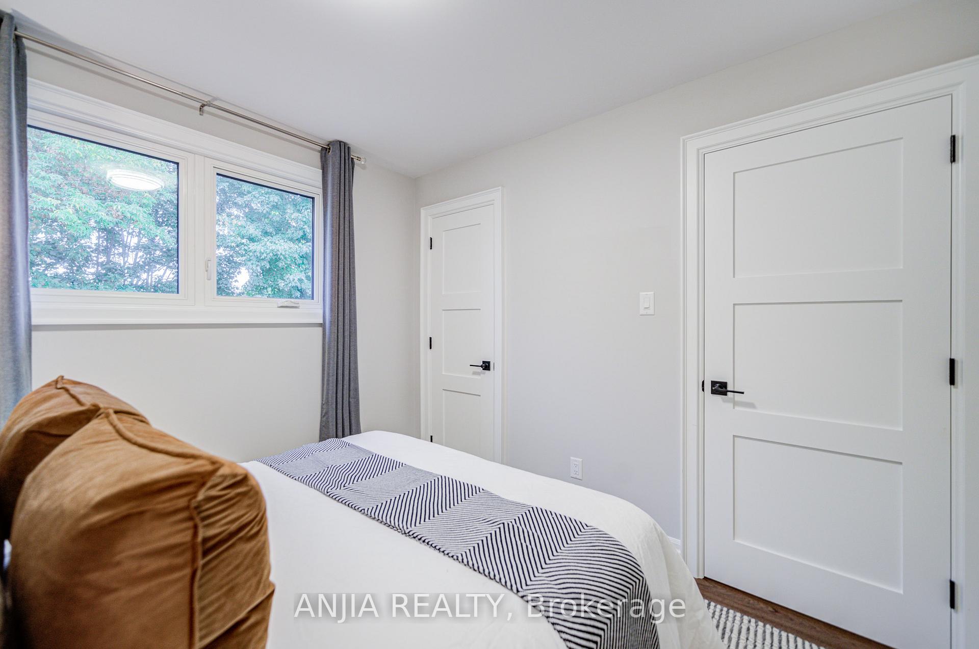 Photo 34 of 31 Holm Crescent, Markham, Aileen-Willowbrook — HOMEH