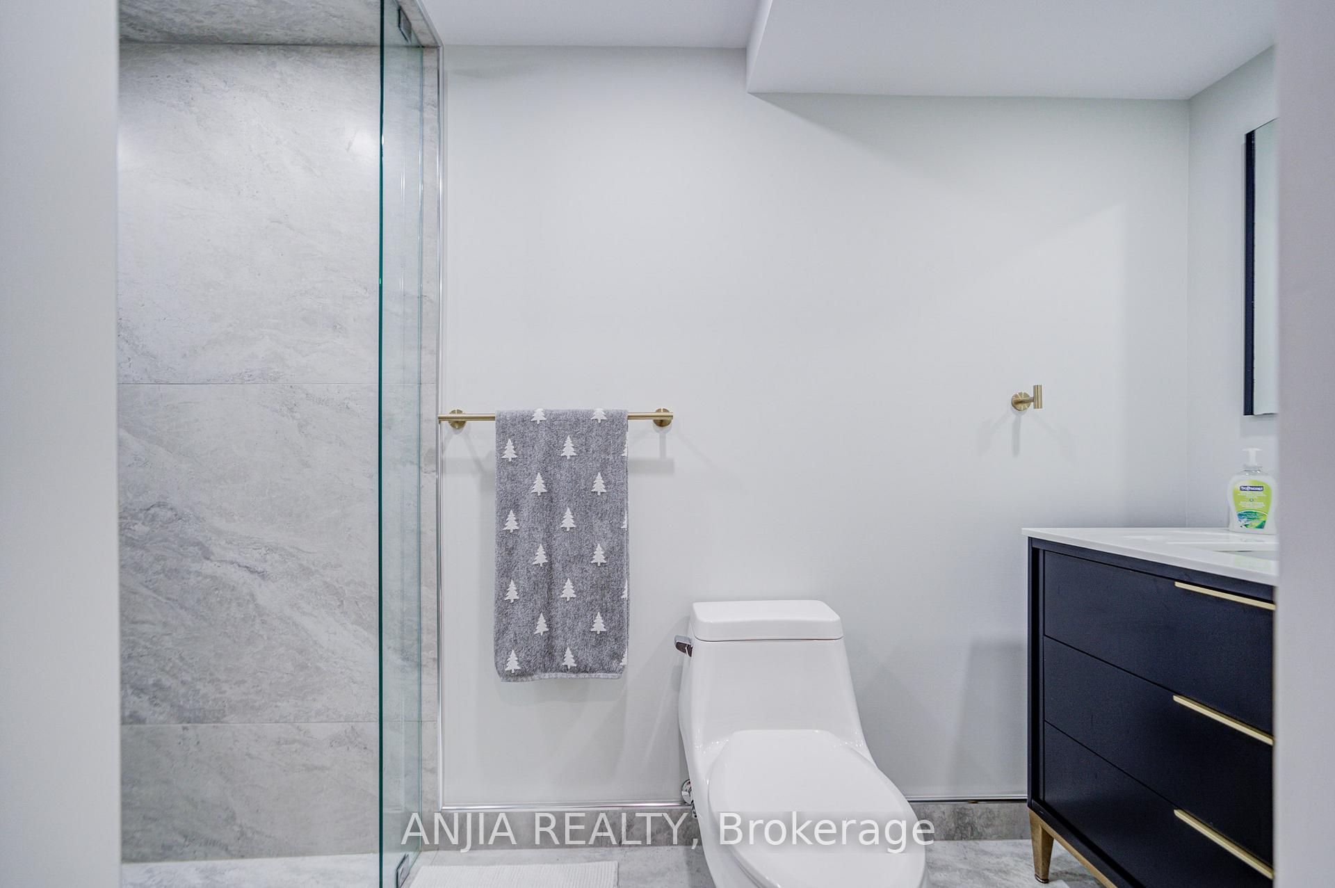 Photo 38 of 31 Holm Crescent, Markham, Aileen-Willowbrook — HOMEH