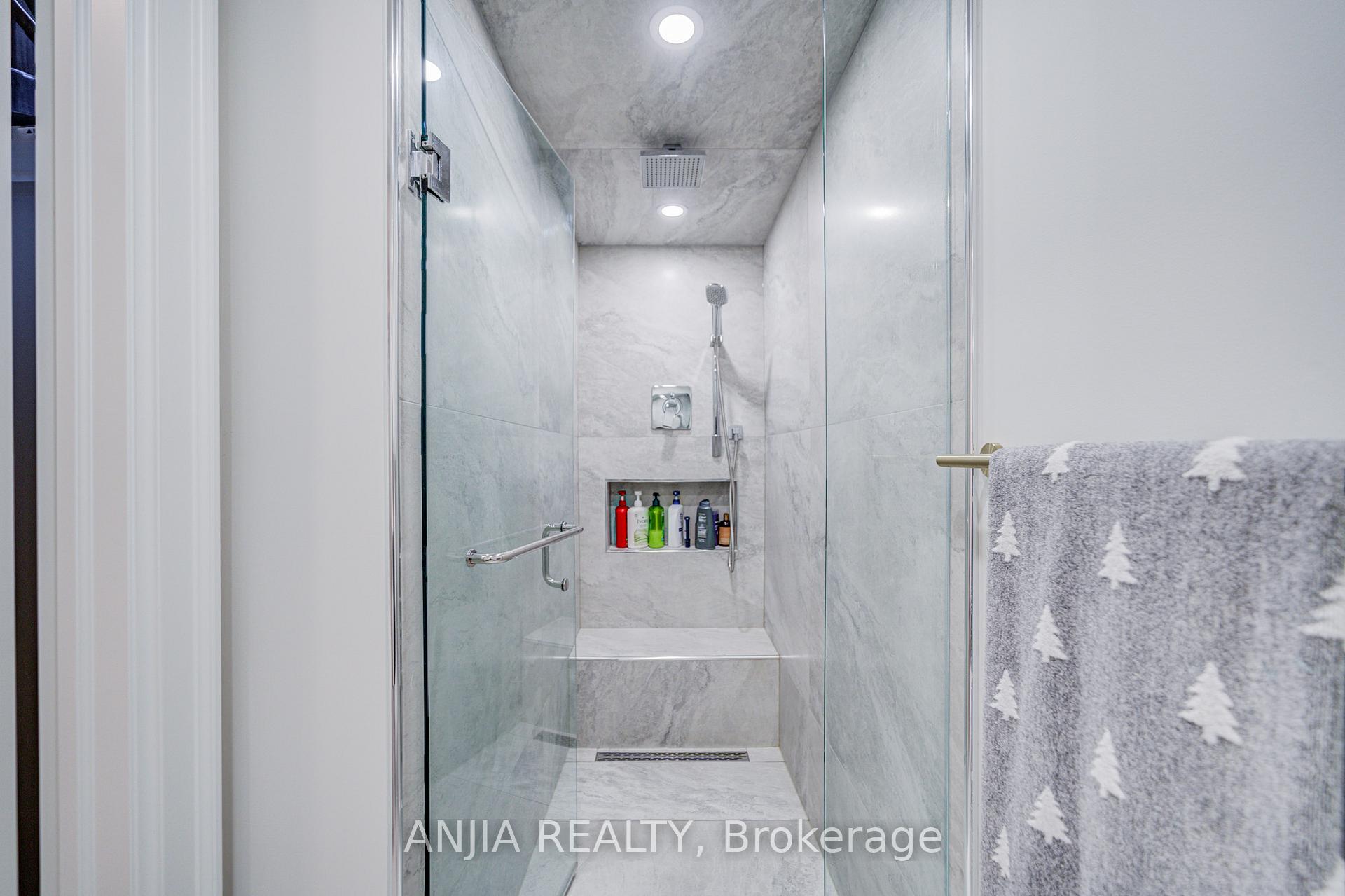 Photo 39 of 31 Holm Crescent, Markham, Aileen-Willowbrook — HOMEH
