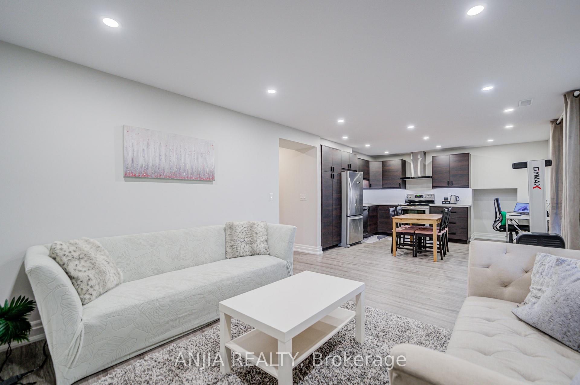 Photo 44 of 31 Holm Crescent, Markham, Aileen-Willowbrook — HOMEH