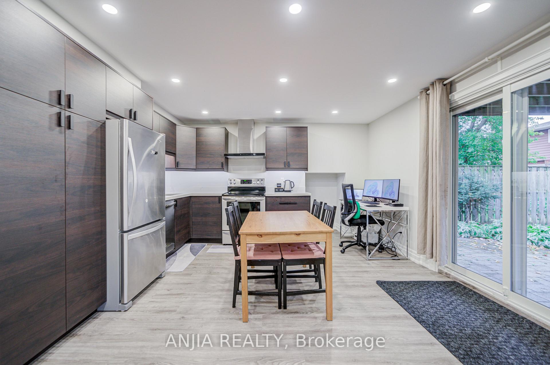 Photo 45 of 31 Holm Crescent, Markham, Aileen-Willowbrook — HOMEH