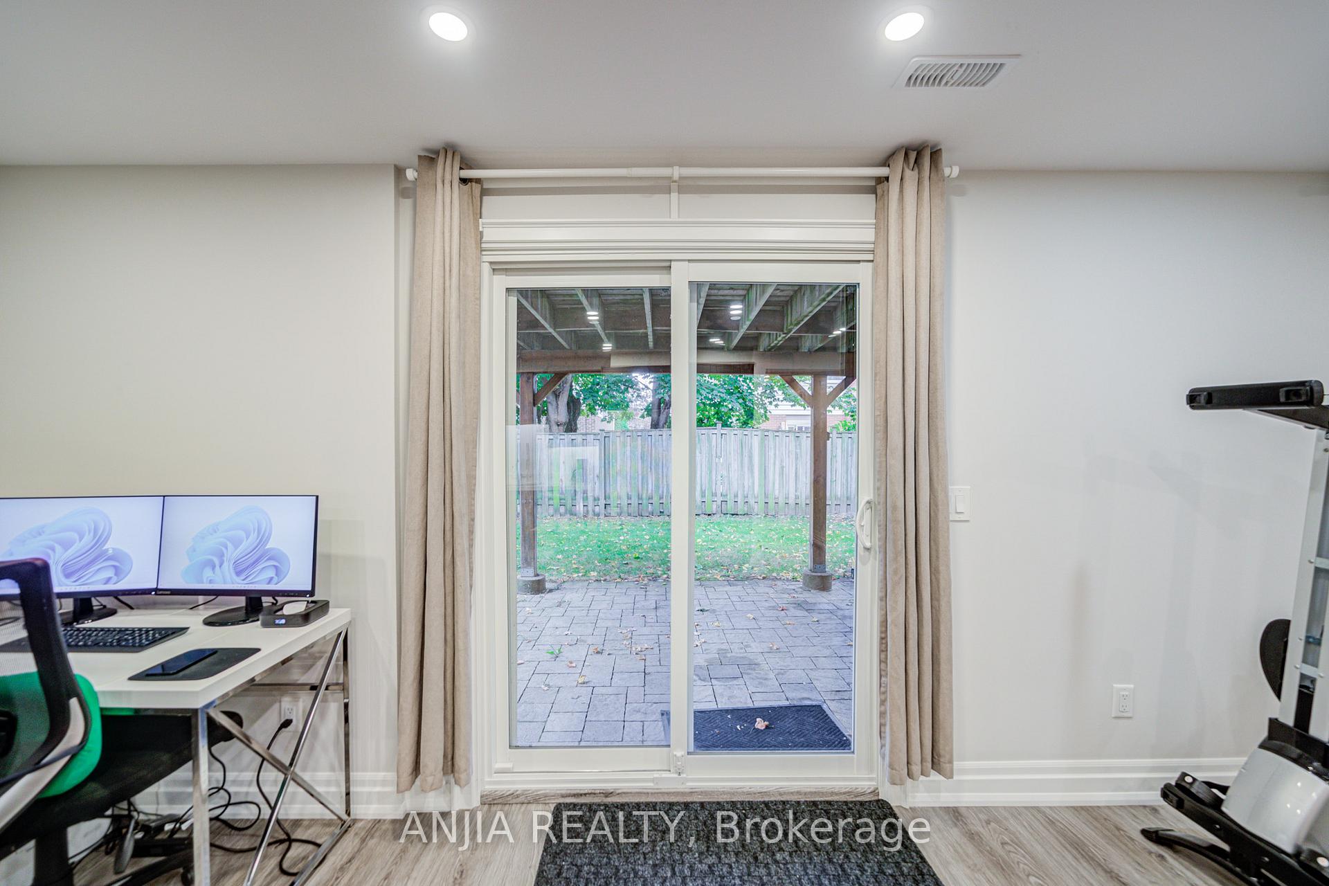 Photo 46 of 31 Holm Crescent, Markham, Aileen-Willowbrook — HOMEH