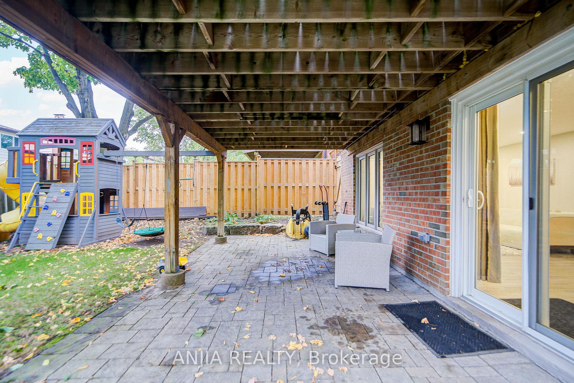 Photo 48 of 31 Holm Crescent, Markham, Aileen-Willowbrook — HOMEH