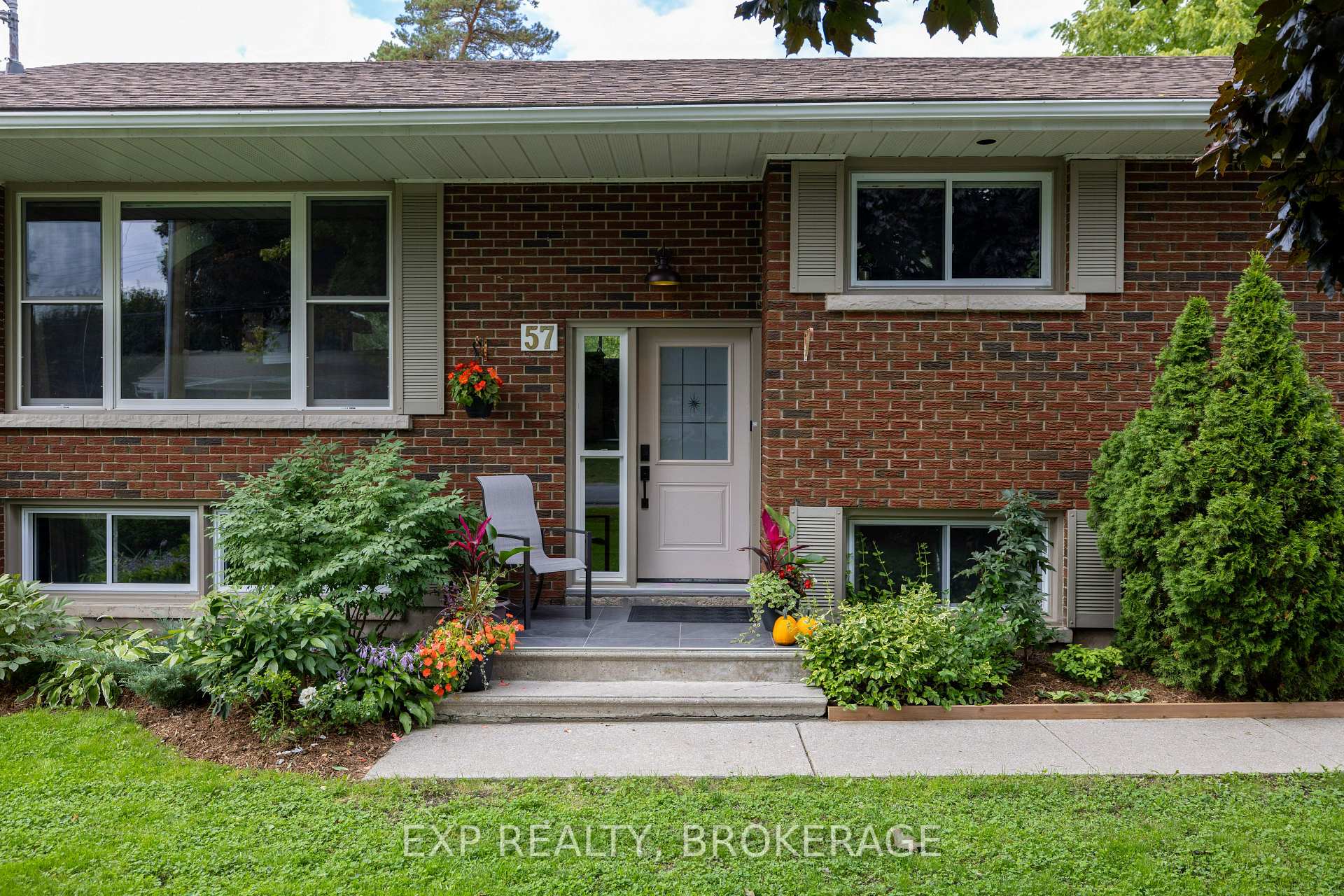 Photo 3 of 57 Lakeview Avenue, Kingston, City Southwest — HOMEH