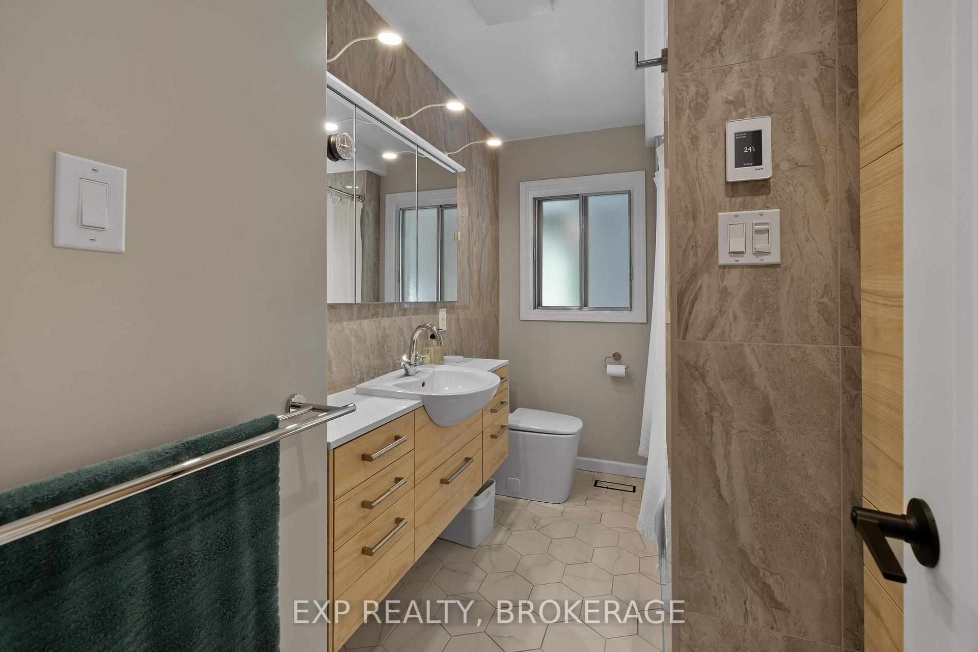Photo 18 of 57 Lakeview Avenue, Kingston, City Southwest — HOMEH