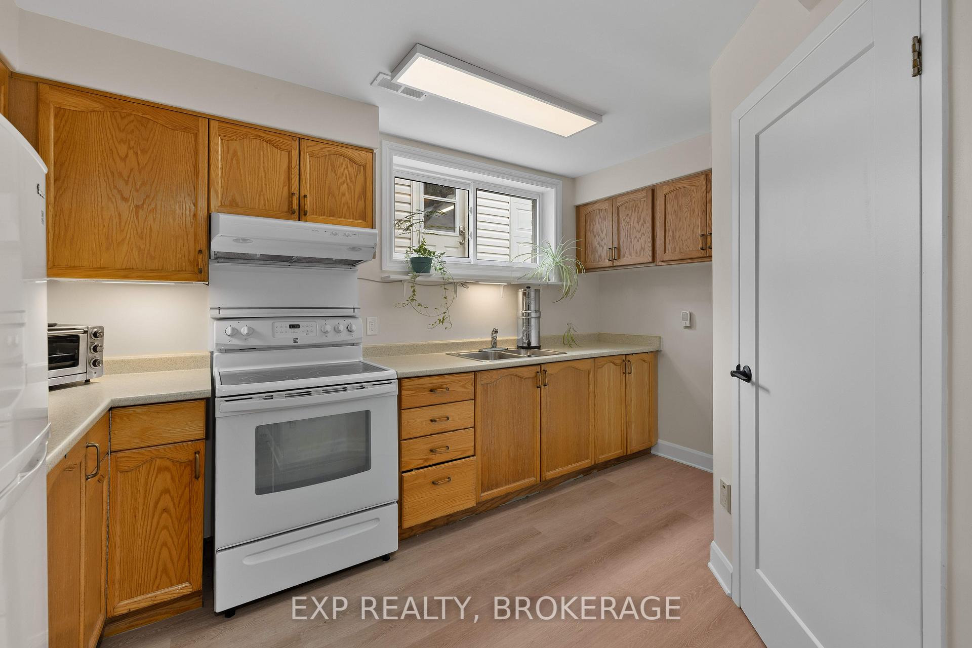 Photo 34 of 57 Lakeview Avenue, Kingston, City Southwest — HOMEH