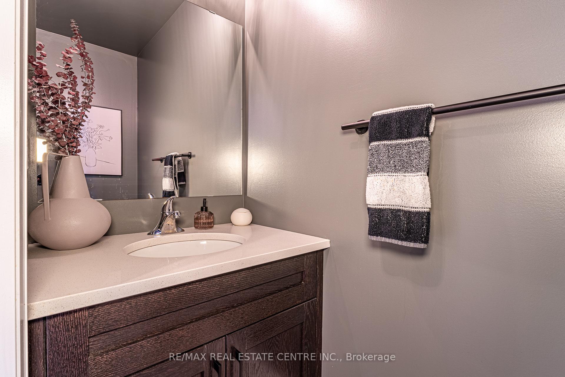 Photo 15 of 103 Bridge Crescent, Minto — HOMEH