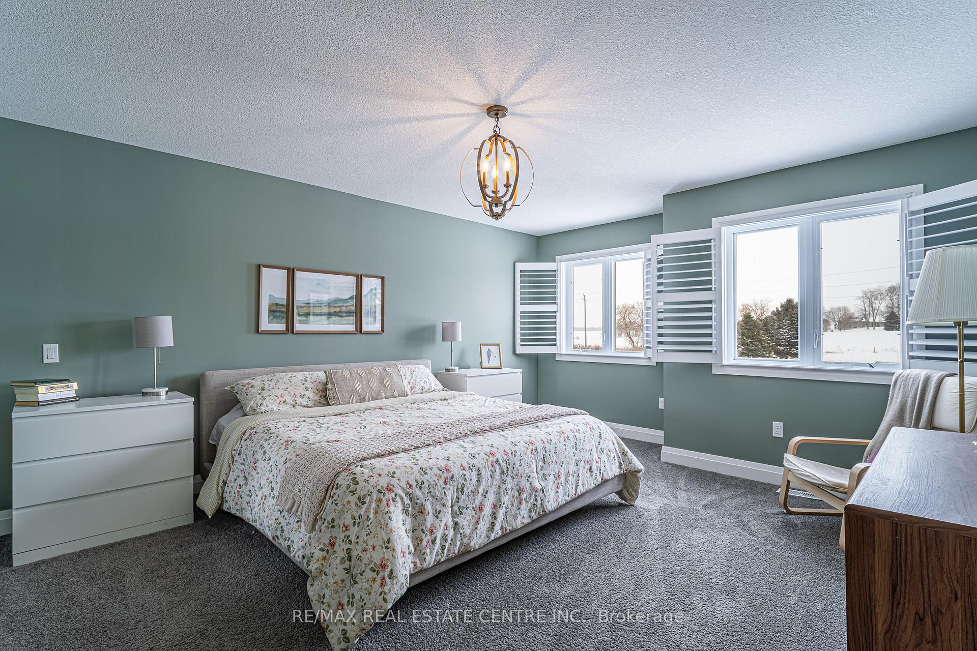 Photo 16 of 103 Bridge Crescent, Minto — HOMEH