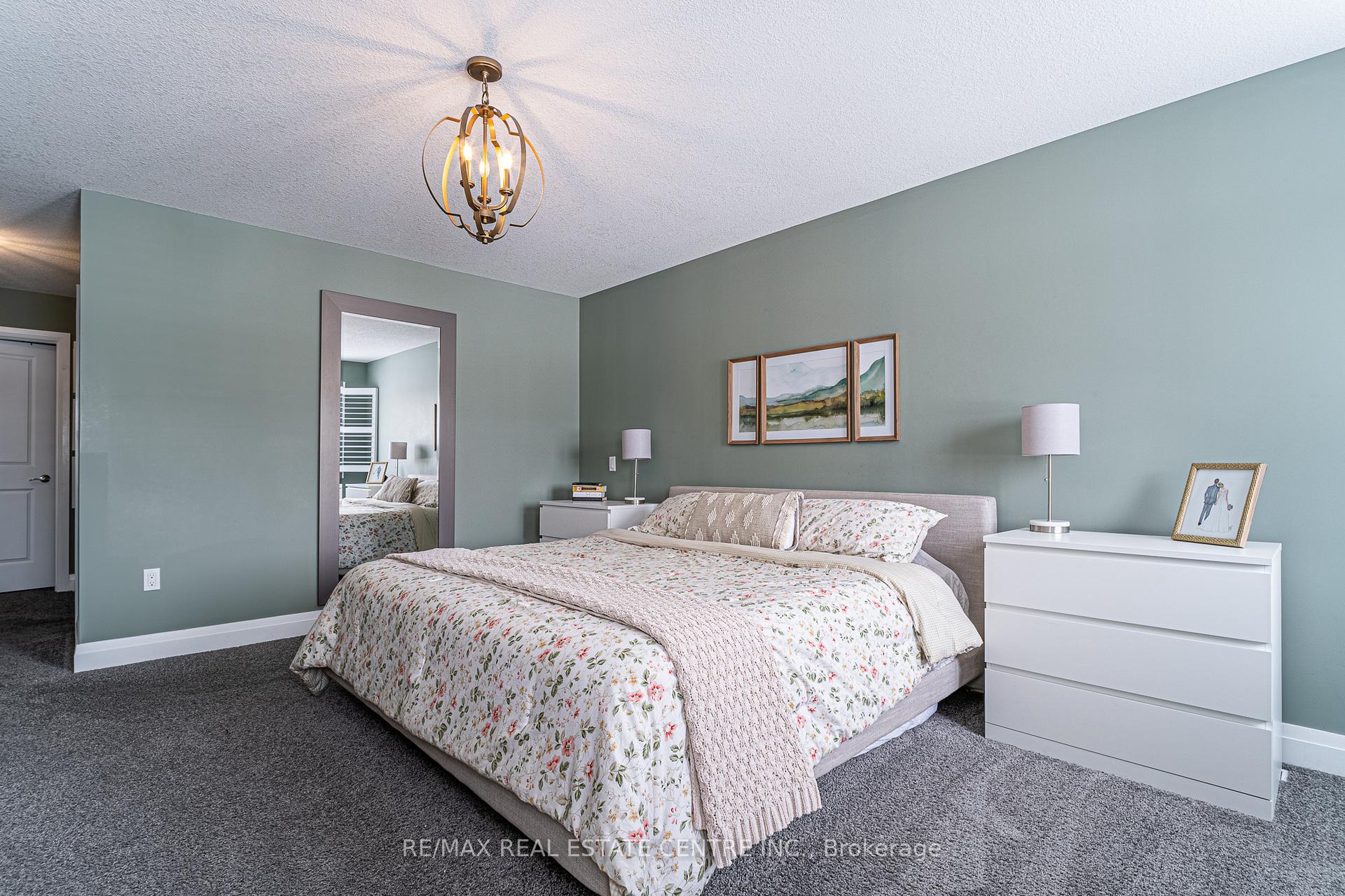 Photo 17 of 103 Bridge Crescent, Minto — HOMEH