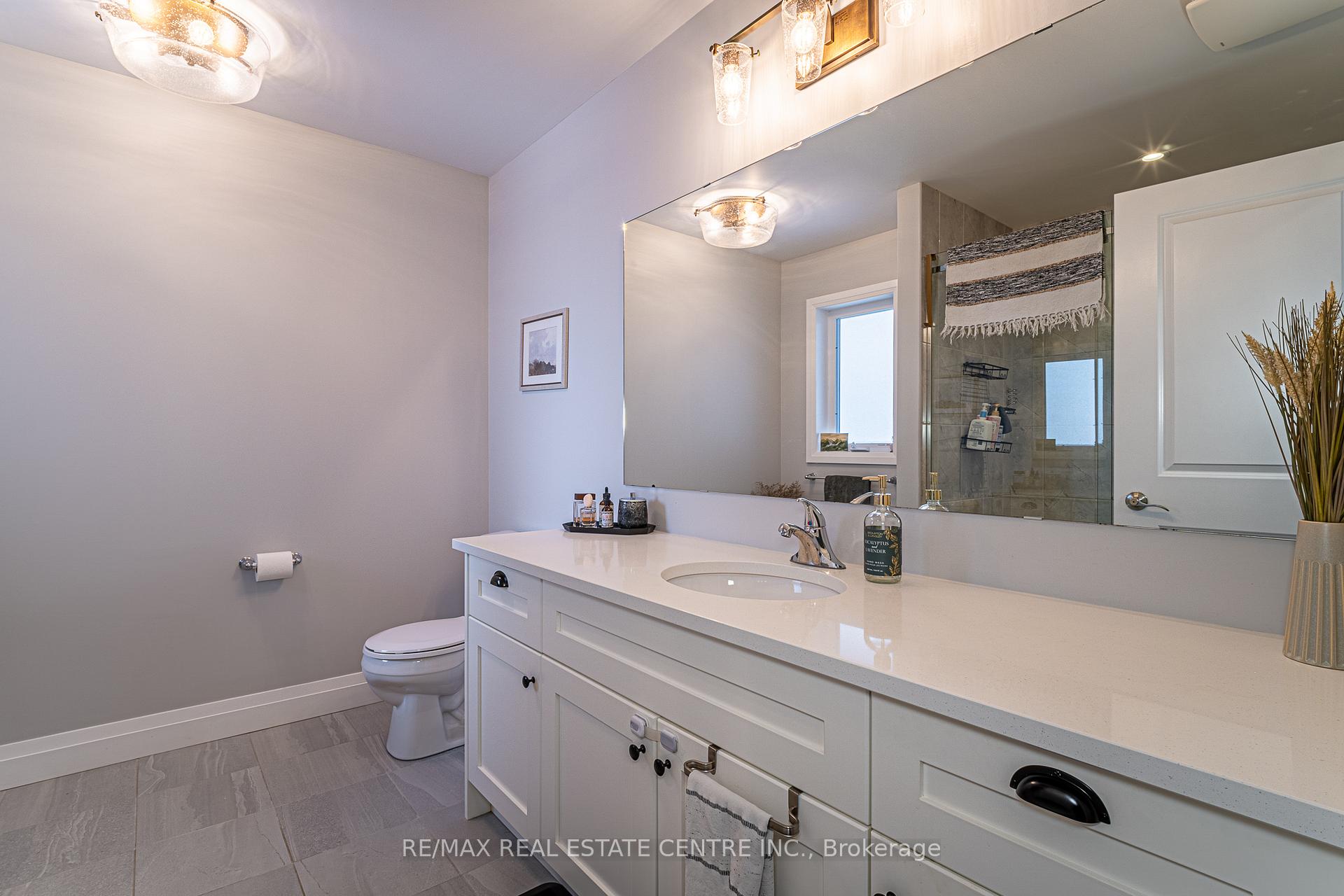 Photo 19 of 103 Bridge Crescent, Minto — HOMEH