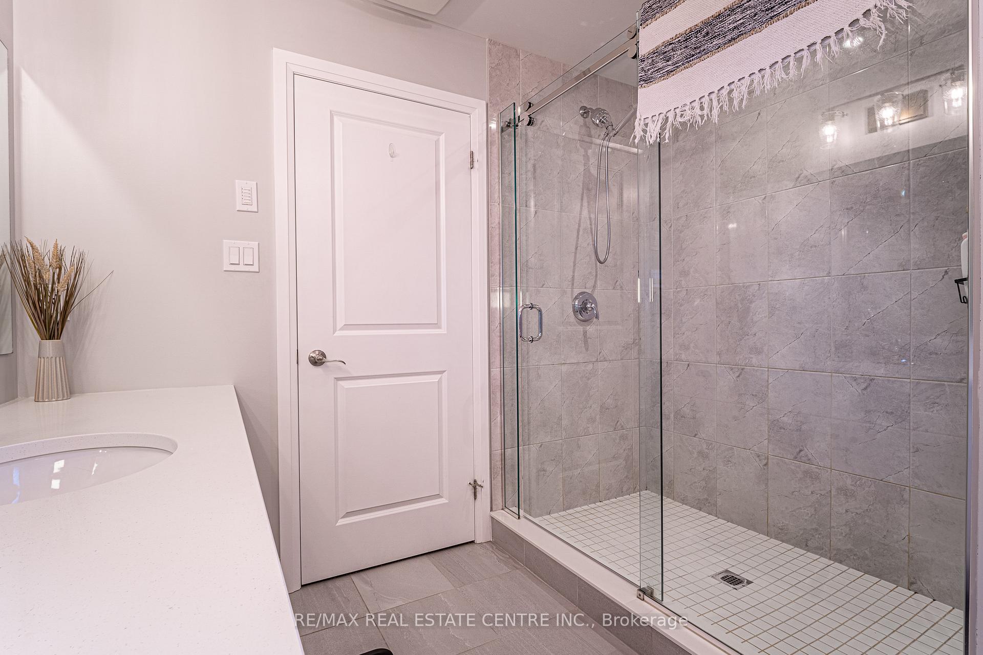 Photo 21 of 103 Bridge Crescent, Minto — HOMEH