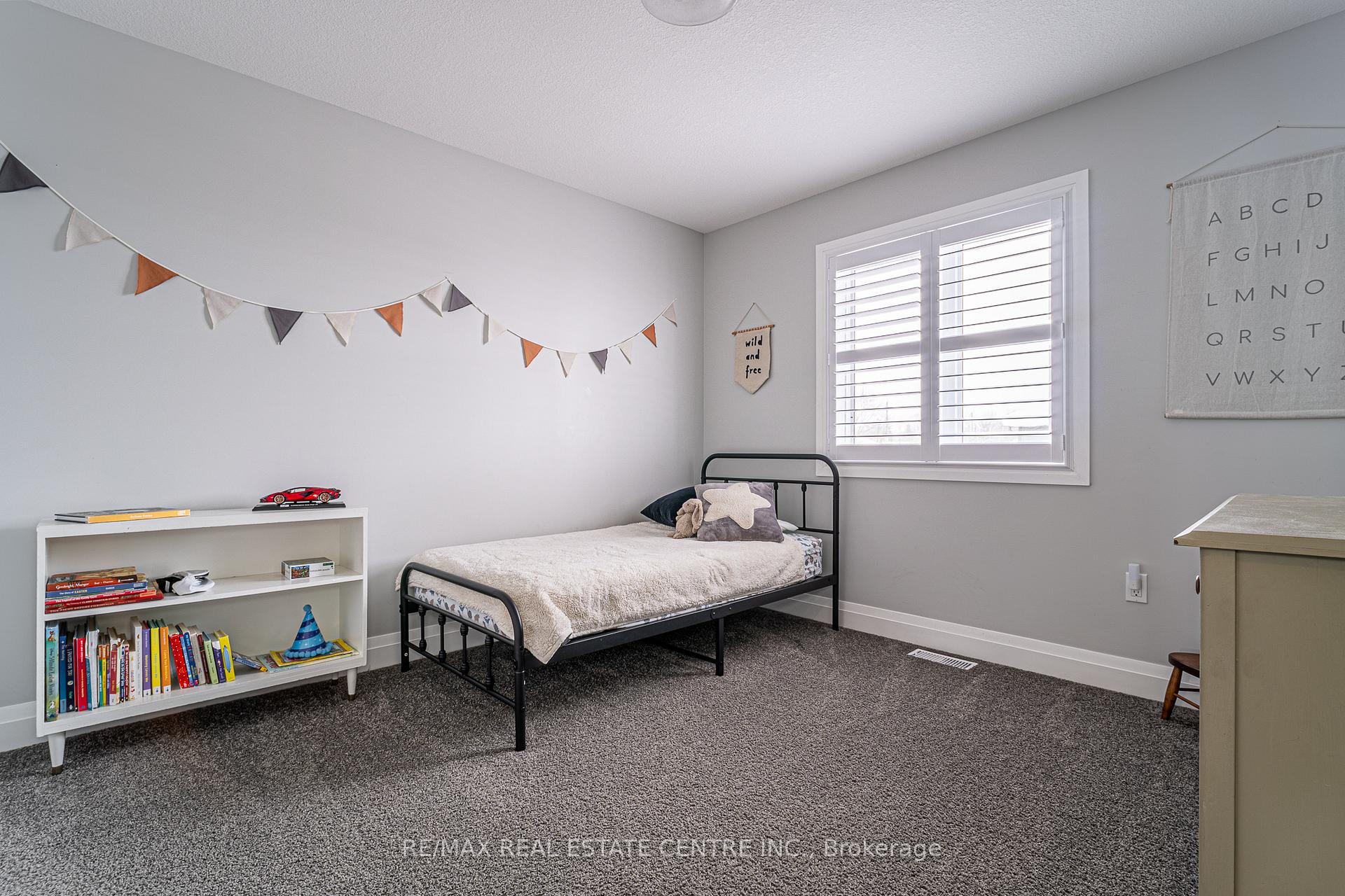 Photo 25 of 103 Bridge Crescent, Minto — HOMEH
