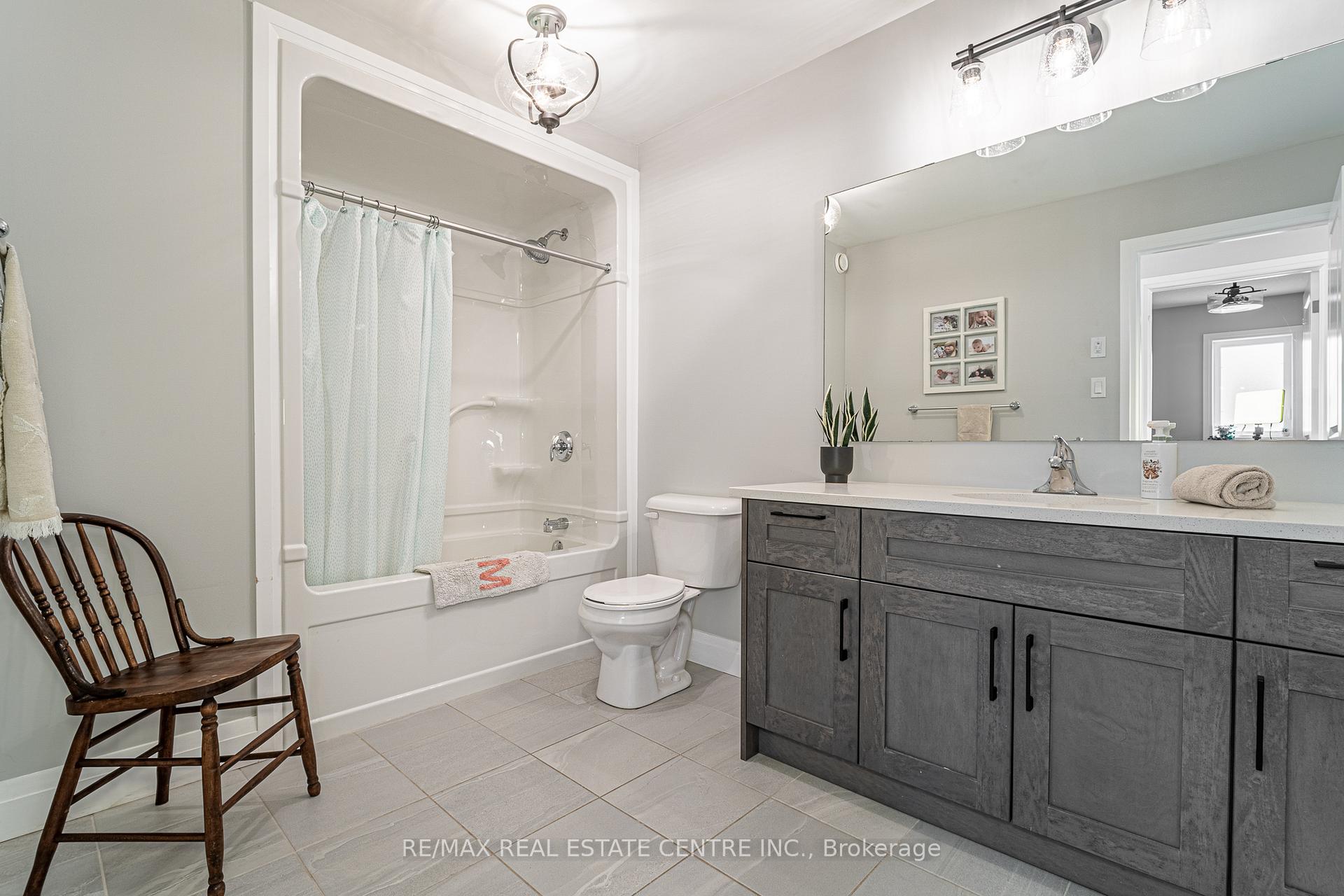 Photo 27 of 103 Bridge Crescent, Minto — HOMEH
