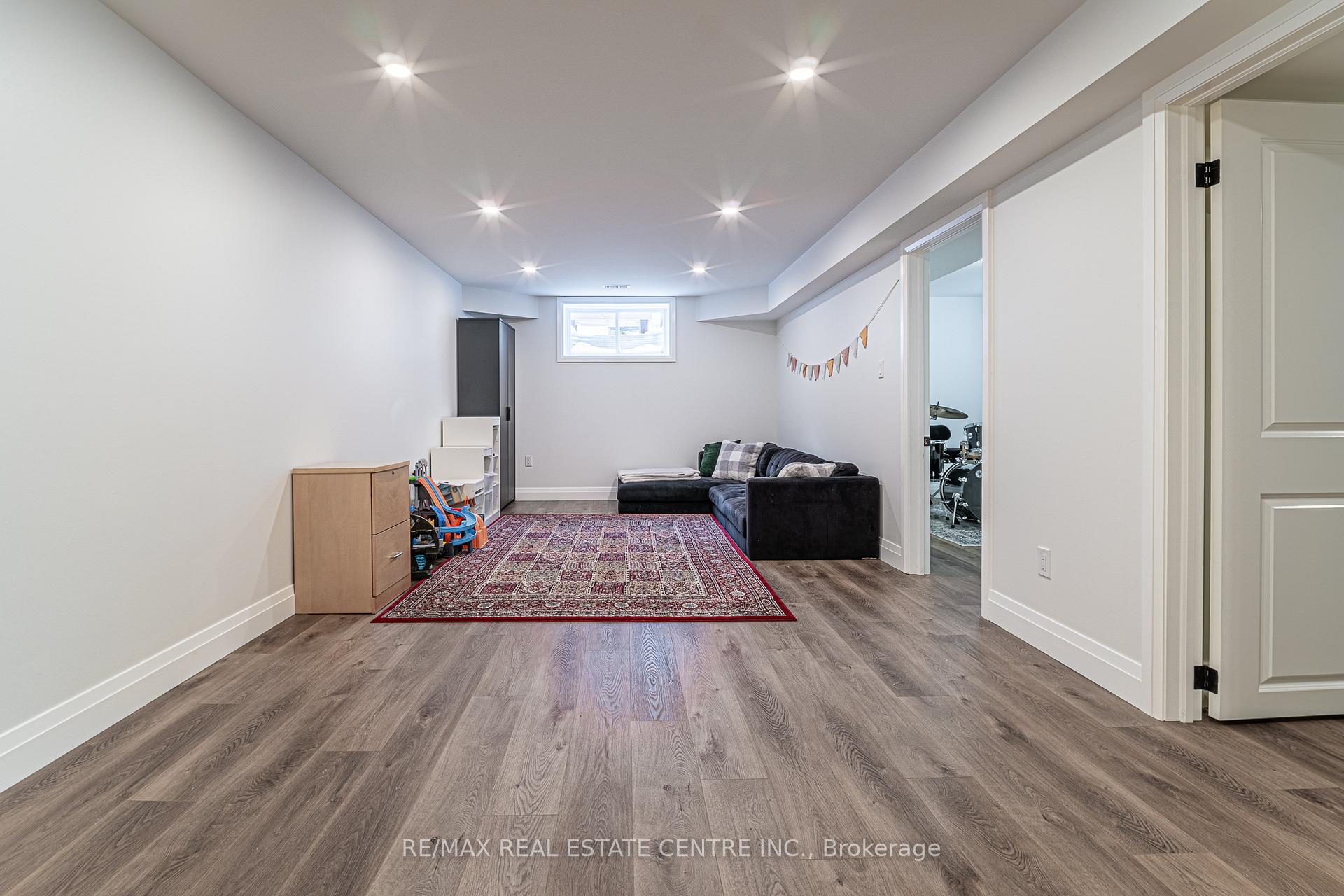 Photo 30 of 103 Bridge Crescent, Minto — HOMEH