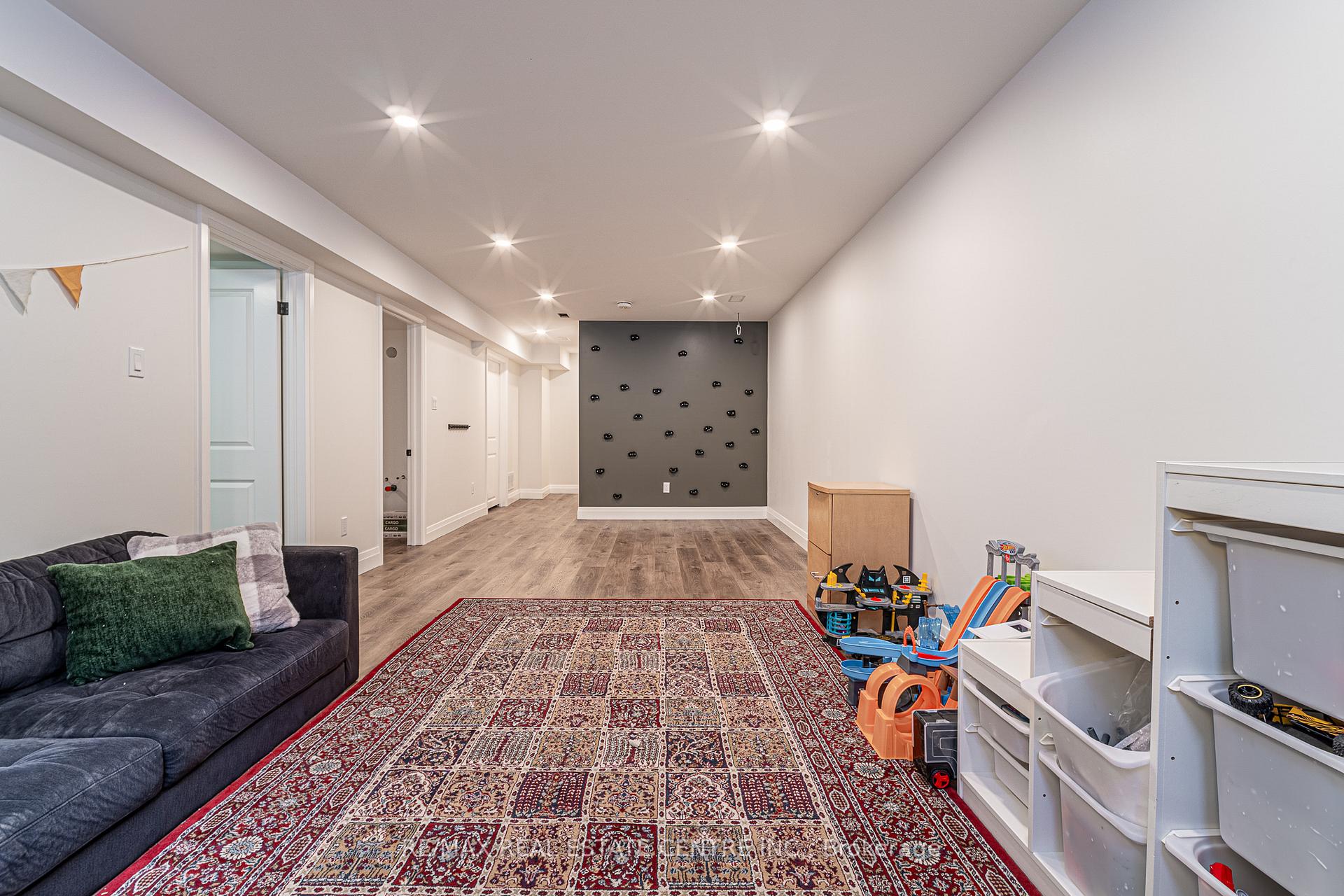 Photo 31 of 103 Bridge Crescent, Minto — HOMEH