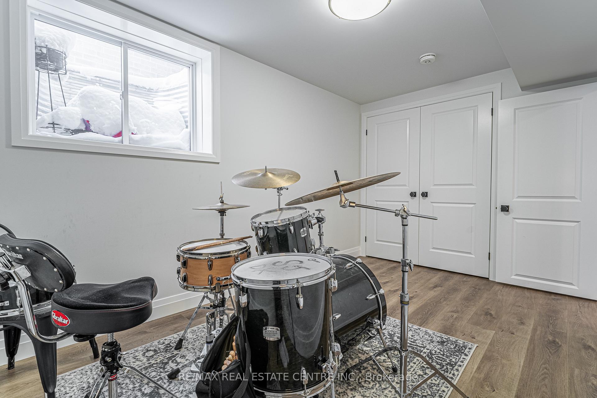 Photo 33 of 103 Bridge Crescent, Minto — HOMEH