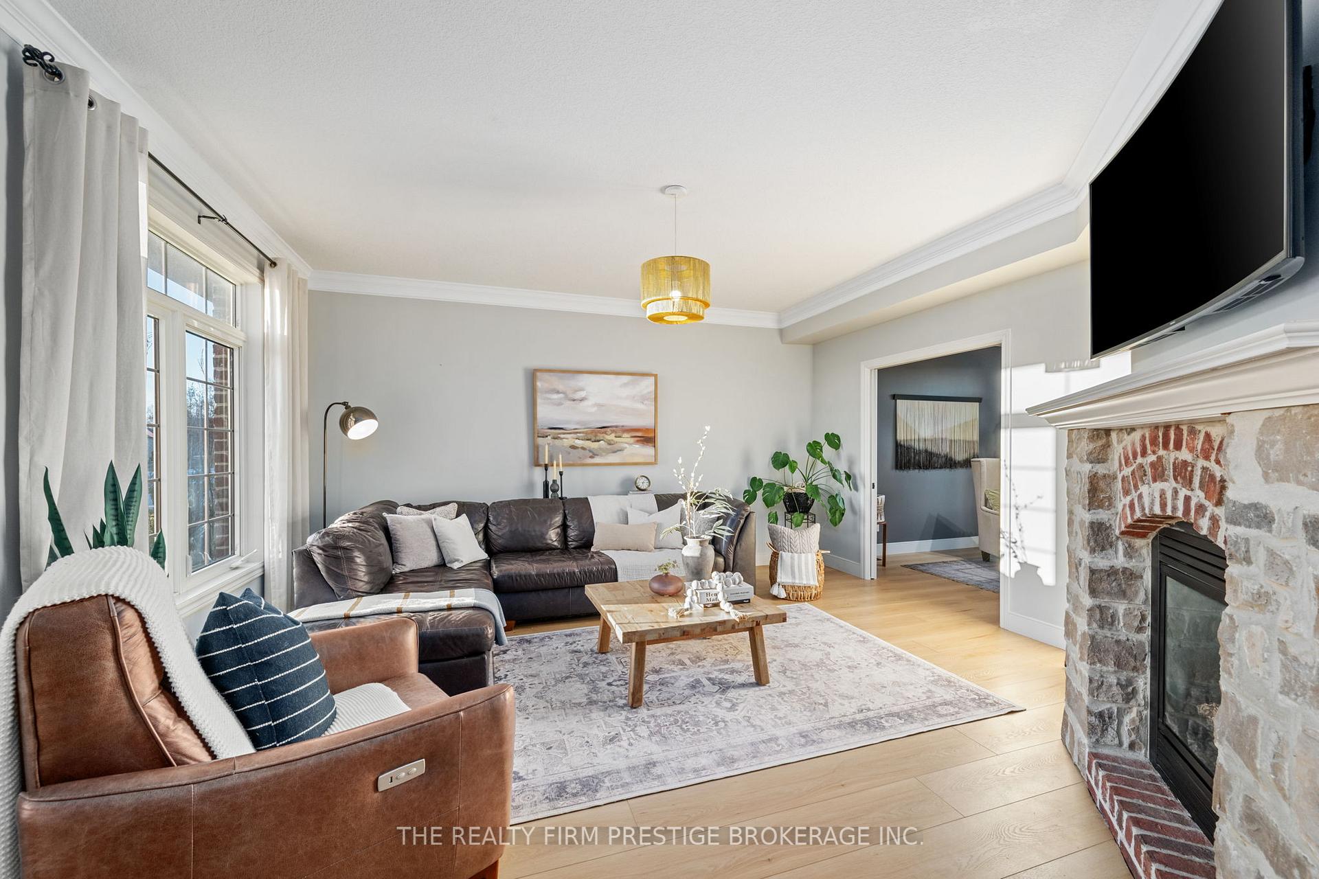 Photo 8 of 132 Martin Road, Middlesex Centre, Delaware Town — HOMEH