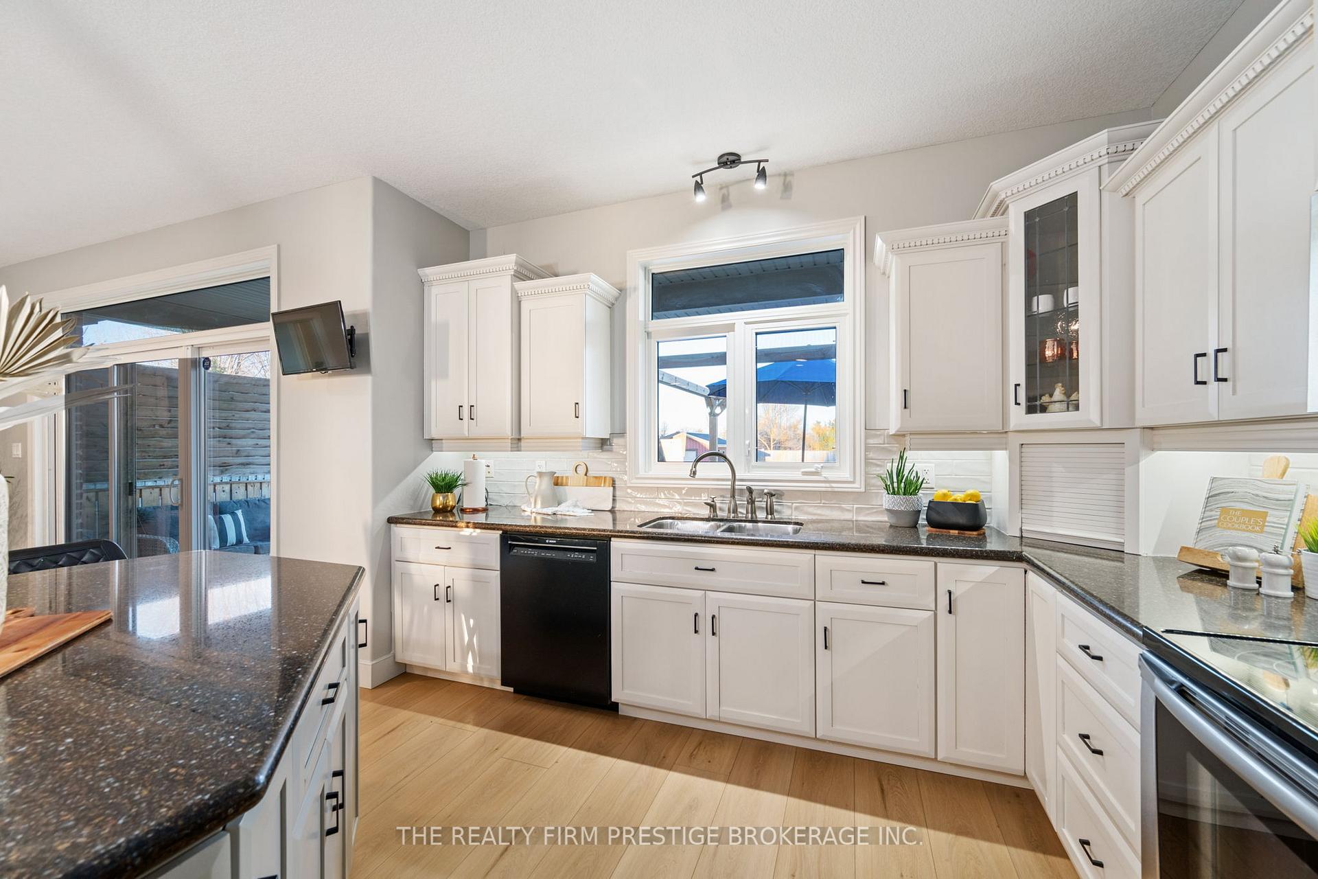 Photo 14 of 132 Martin Road, Middlesex Centre, Delaware Town — HOMEH