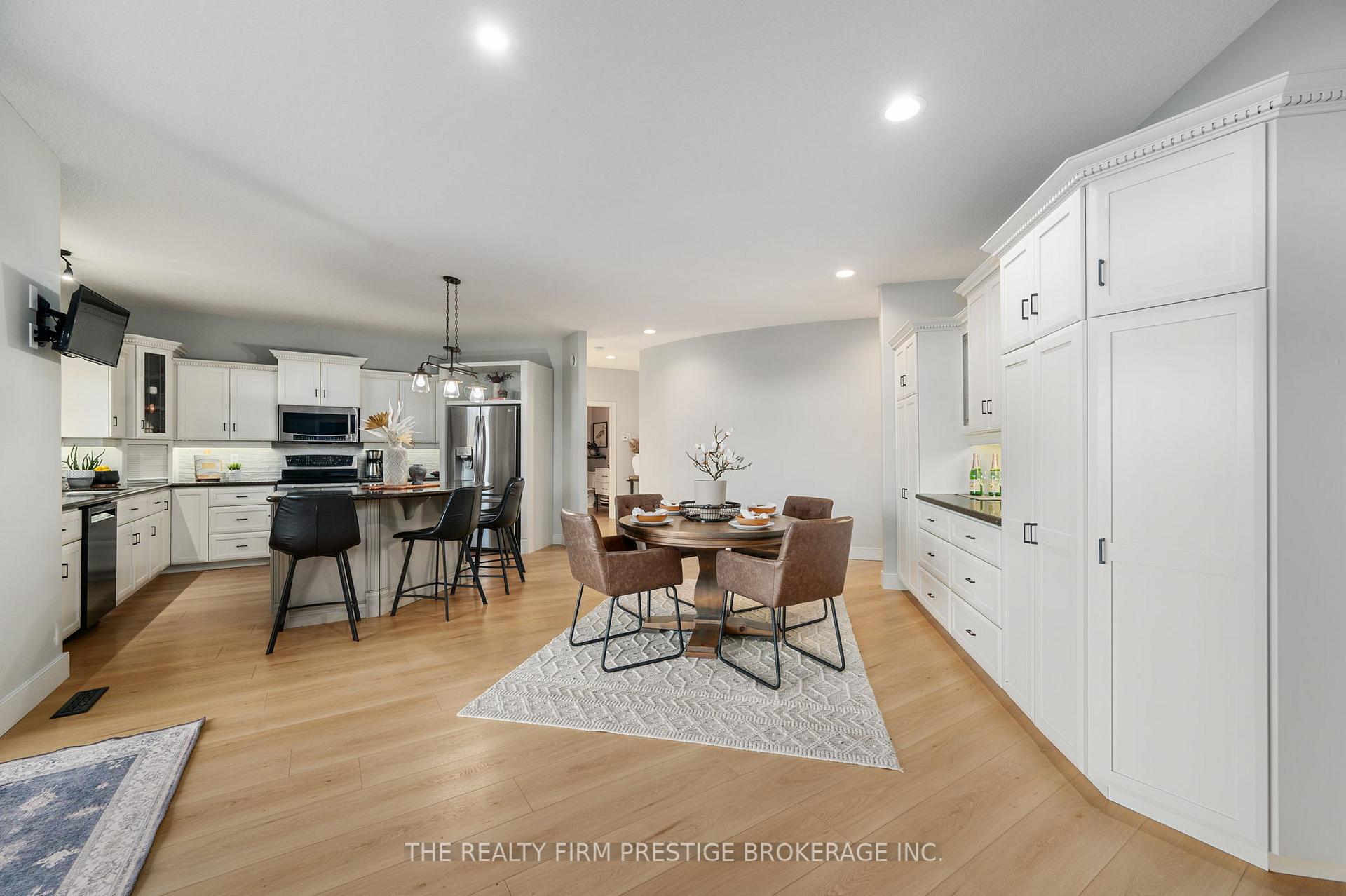 Photo 15 of 132 Martin Road, Middlesex Centre, Delaware Town — HOMEH