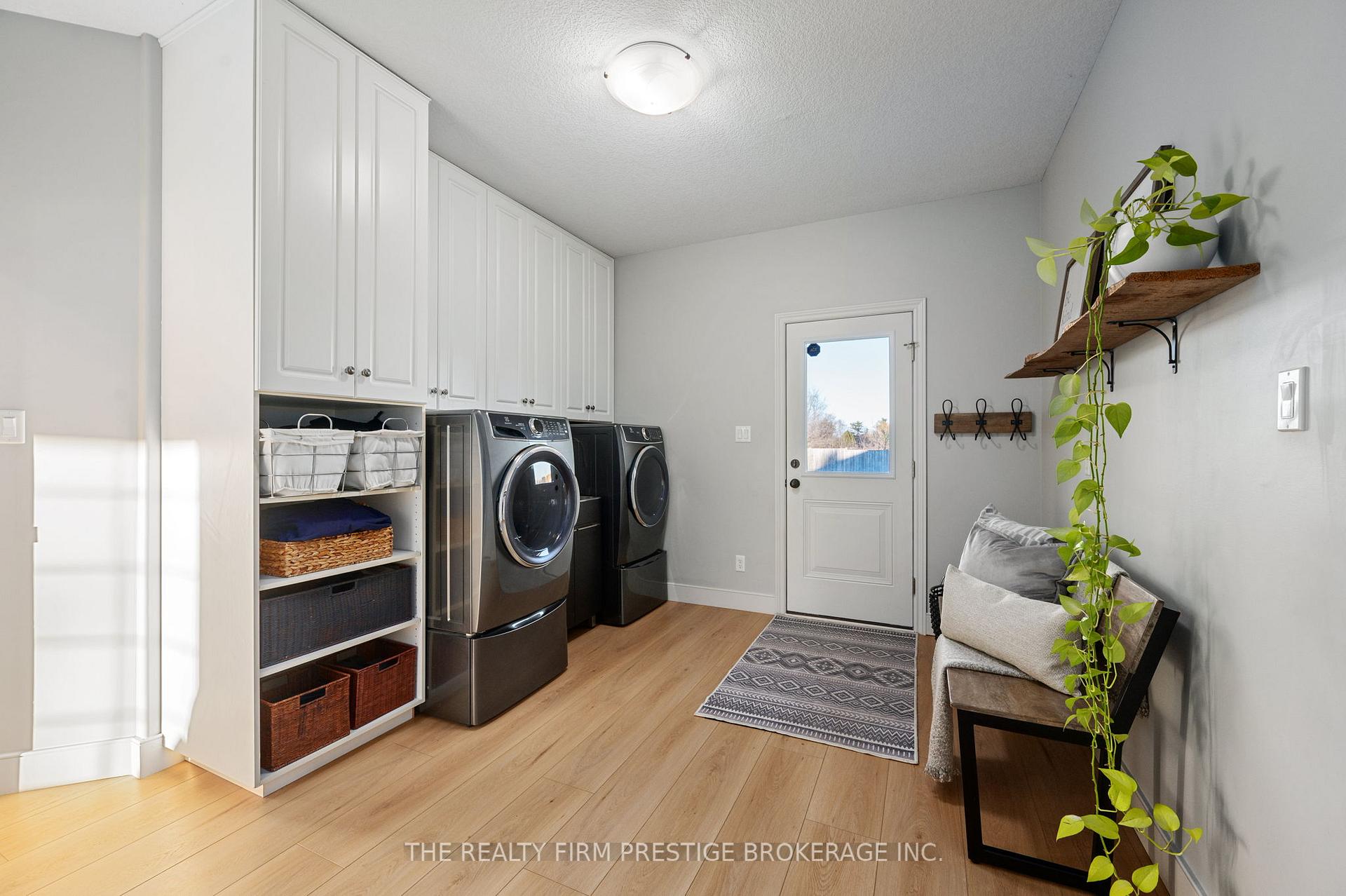 Photo 20 of 132 Martin Road, Middlesex Centre, Delaware Town — HOMEH