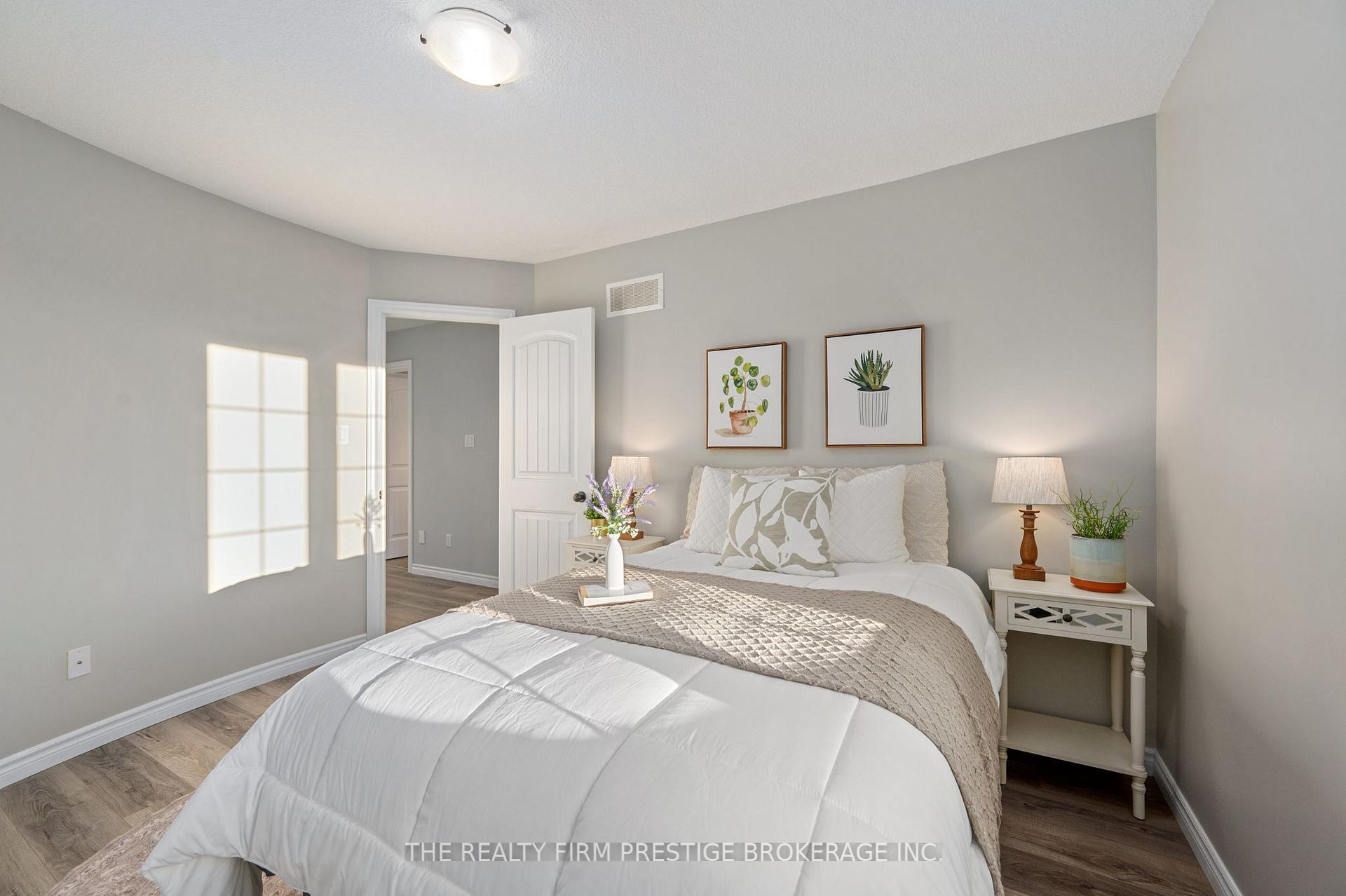 Photo 23 of 132 Martin Road, Middlesex Centre, Delaware Town — HOMEH