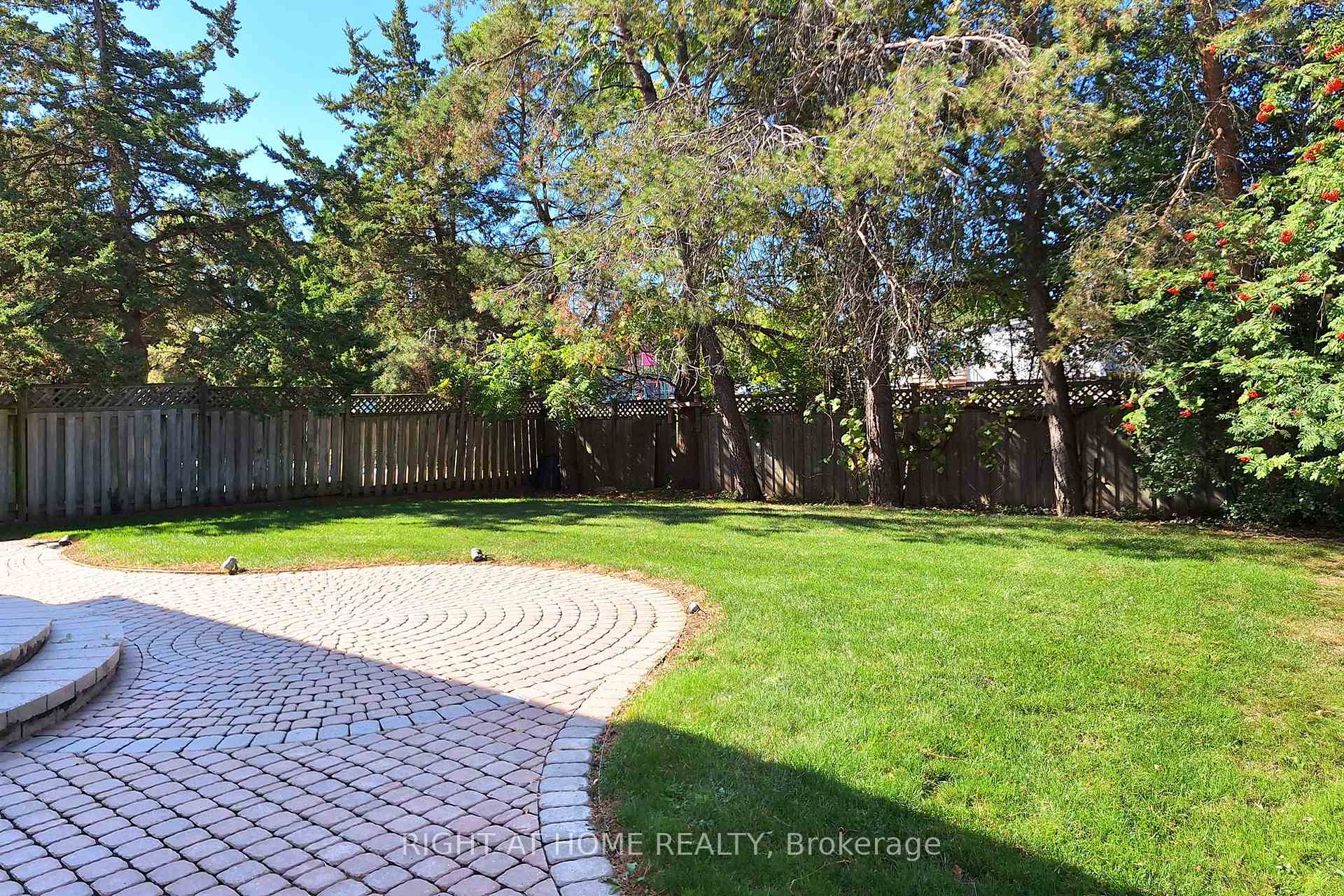 Photo 18 of 10 Millstone Court, Markham, Unionville — HOMEH