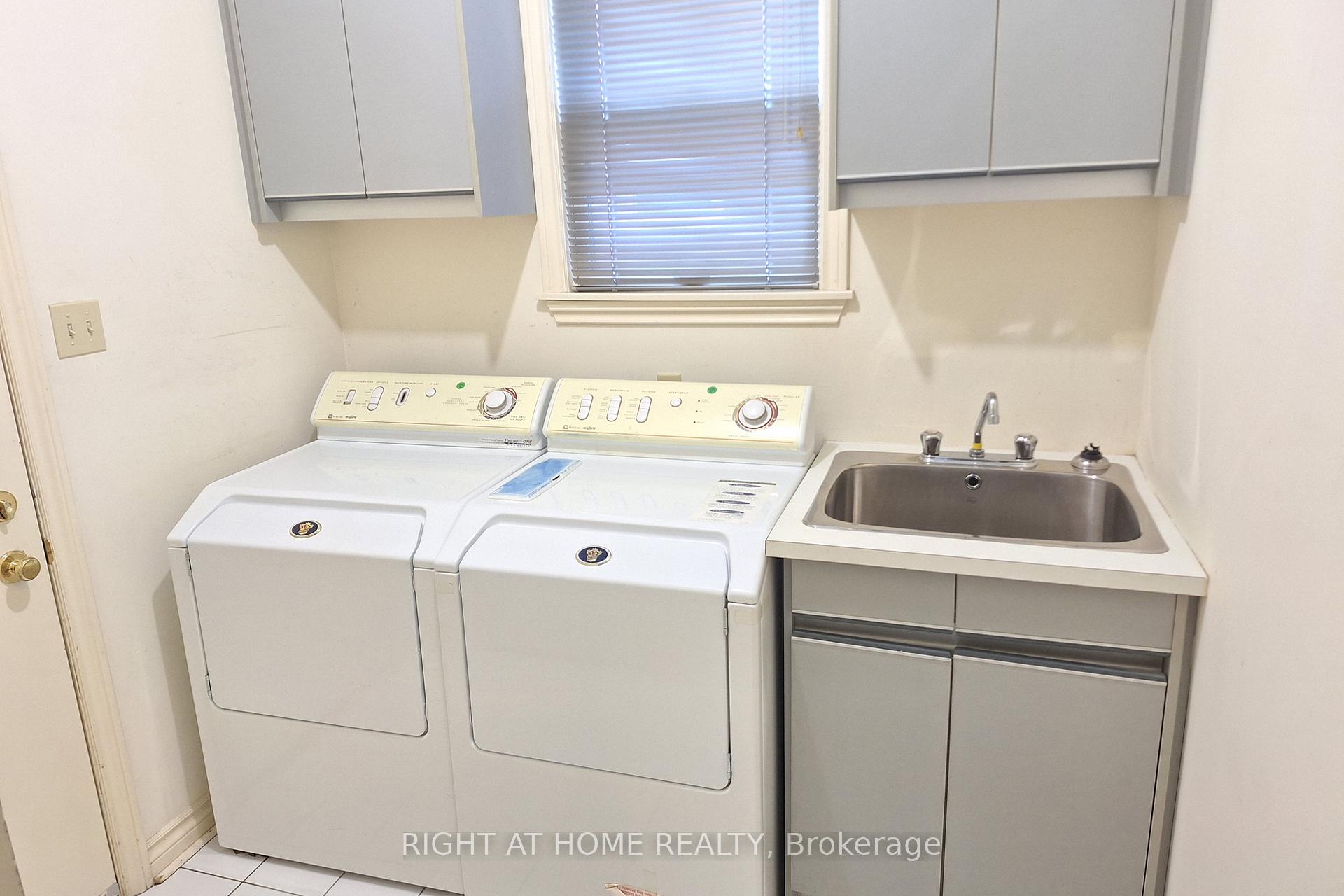 Photo 20 of 10 Millstone Court, Markham, Unionville — HOMEH