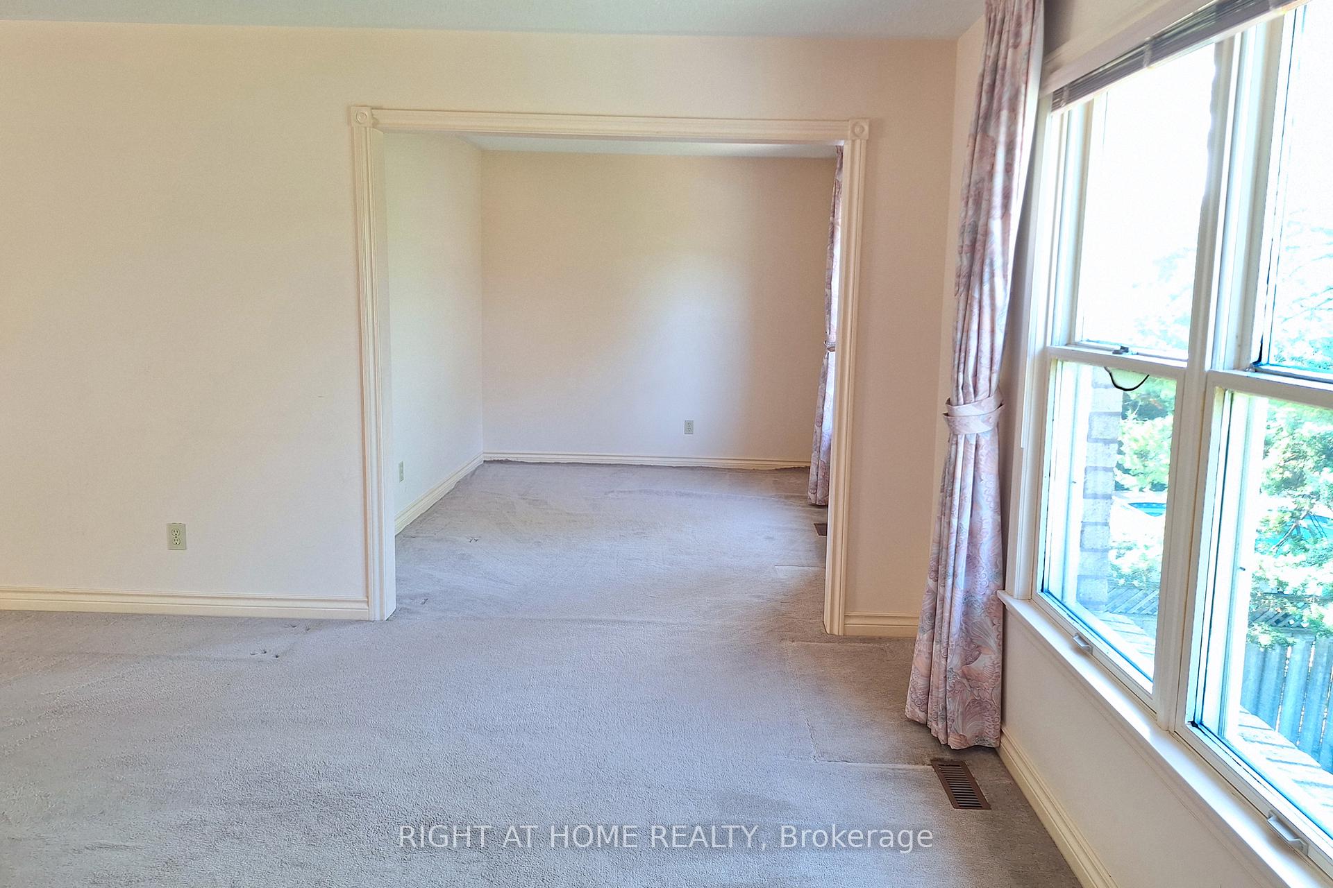 Photo 24 of 10 Millstone Court, Markham, Unionville — HOMEH